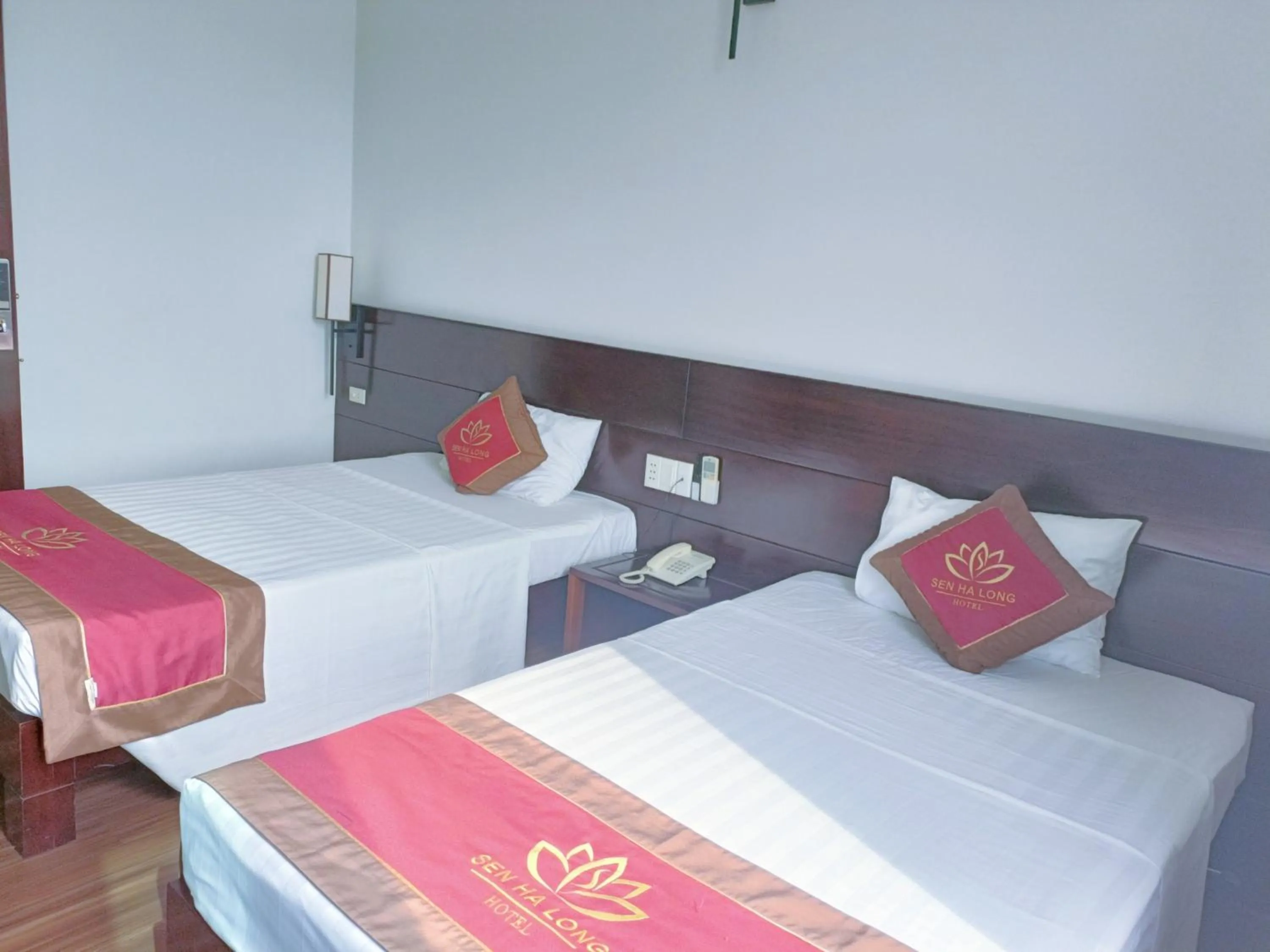 Photo of the whole room, Bed in Sen Hotel Hạ Long