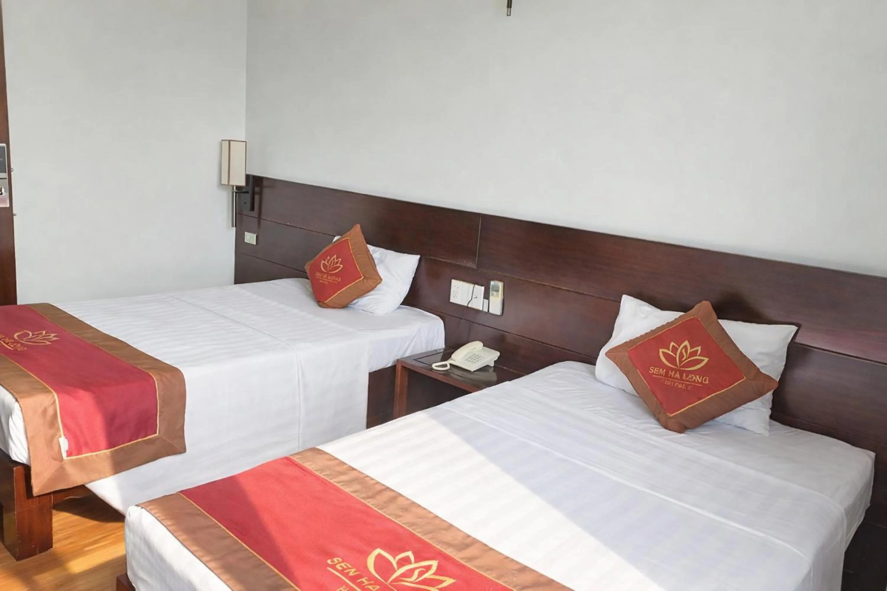 Photo of the whole room, Bed in Sen Hotel Hạ Long