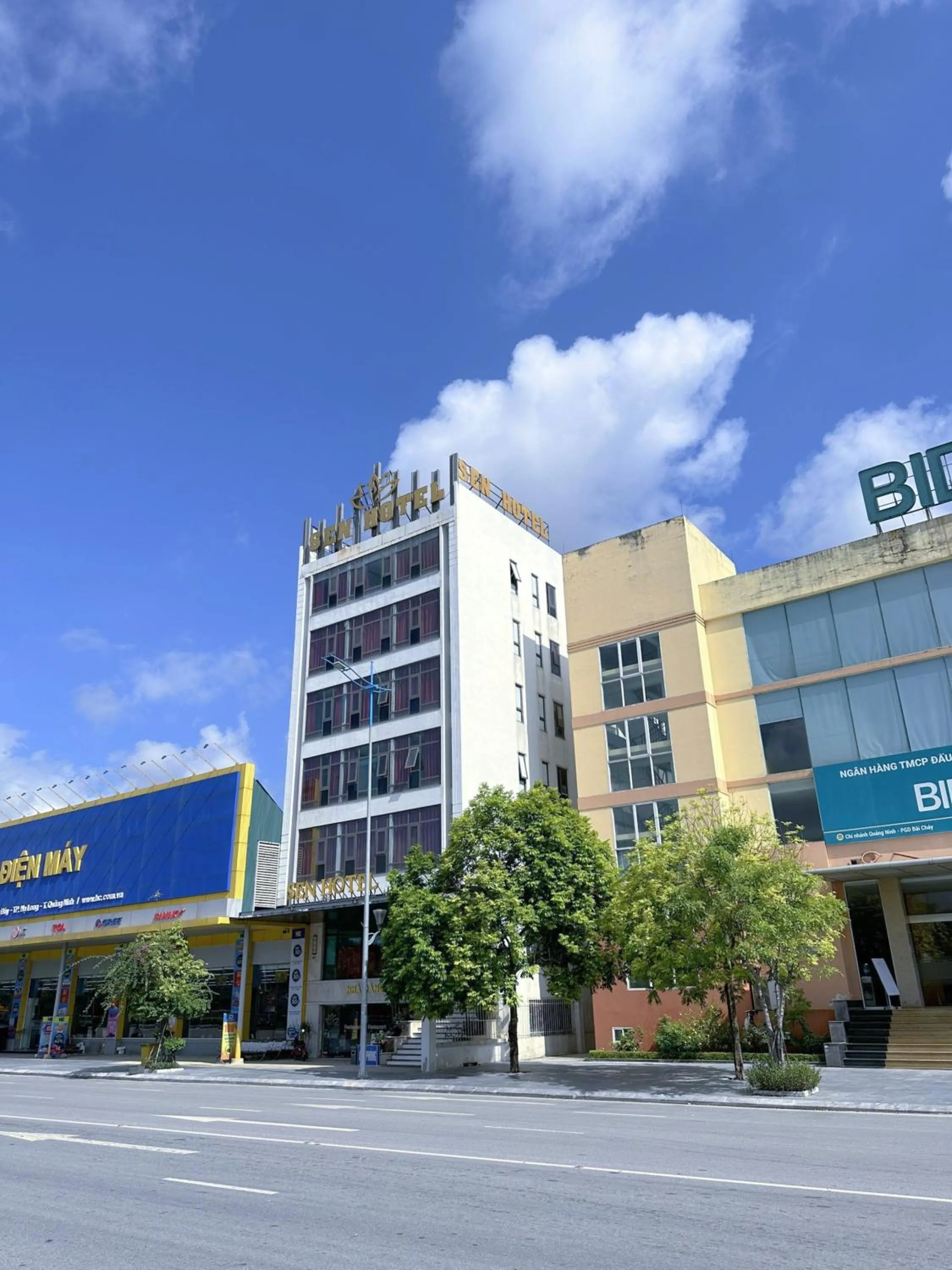 Property building in Sen Hotel Hạ Long