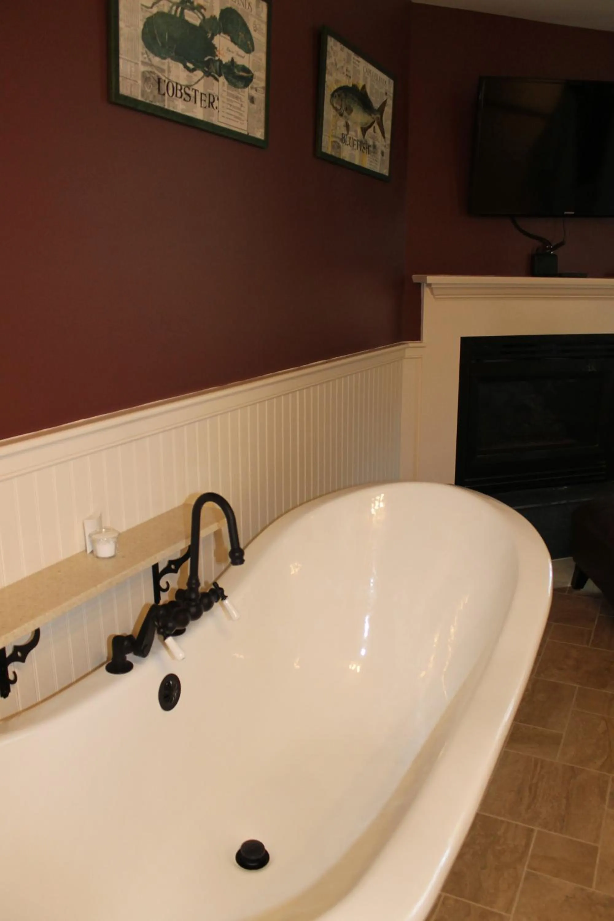 Bathroom in Captain's House Inn