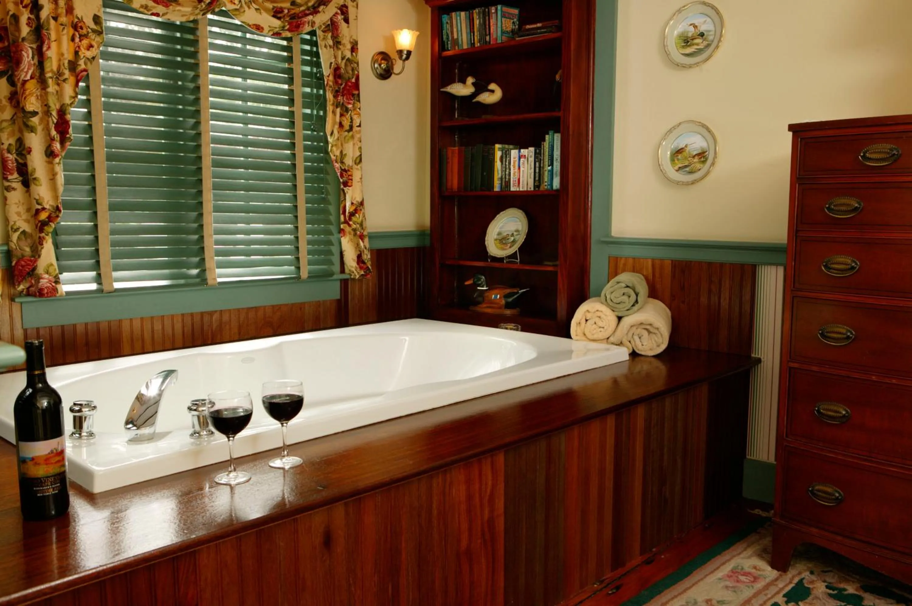 Bathroom in Captain's House Inn