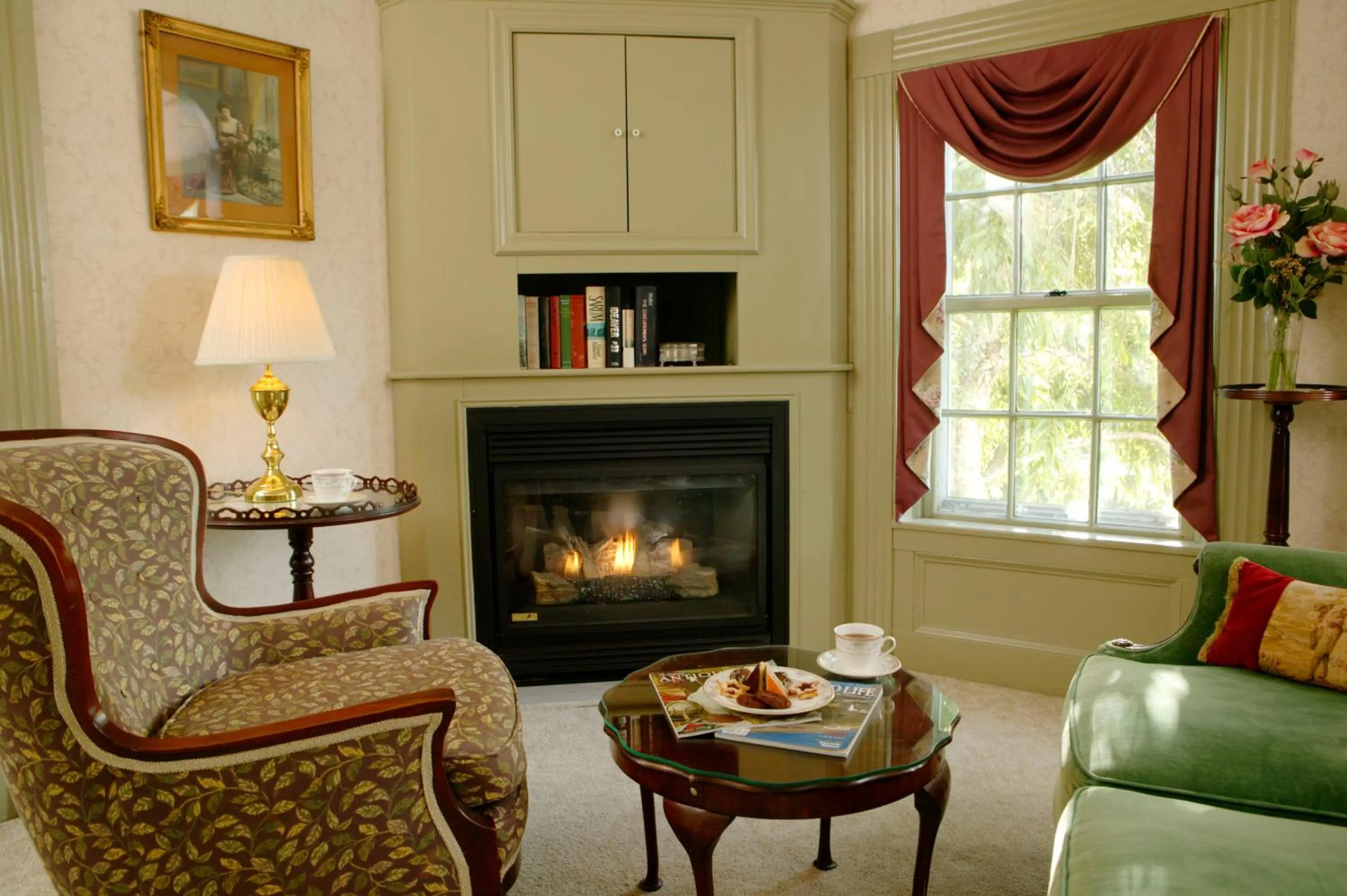 Seating area in Captain's House Inn