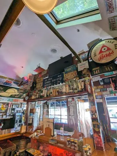 Restaurant/places to eat in Captain's House Inn