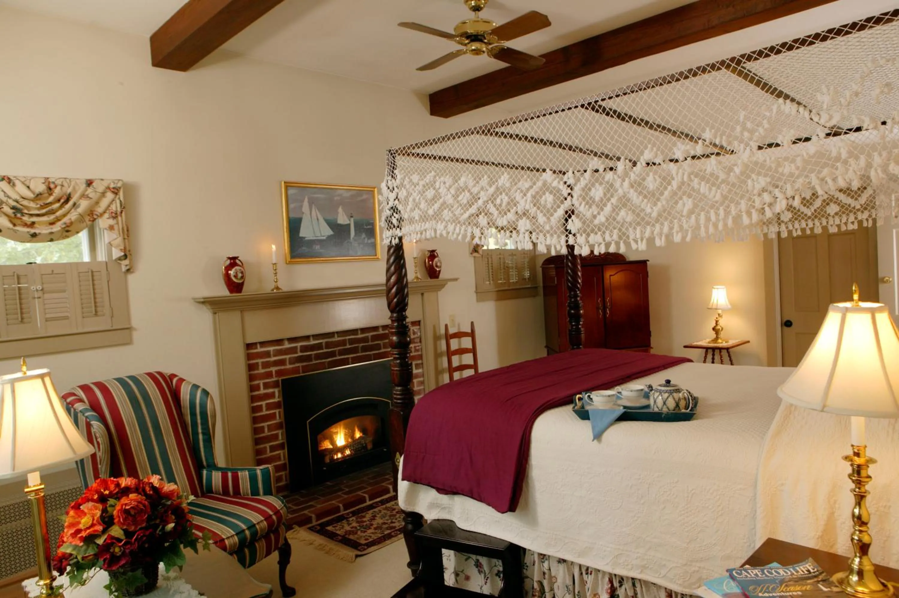 Bedroom, Bed in Captain's House Inn