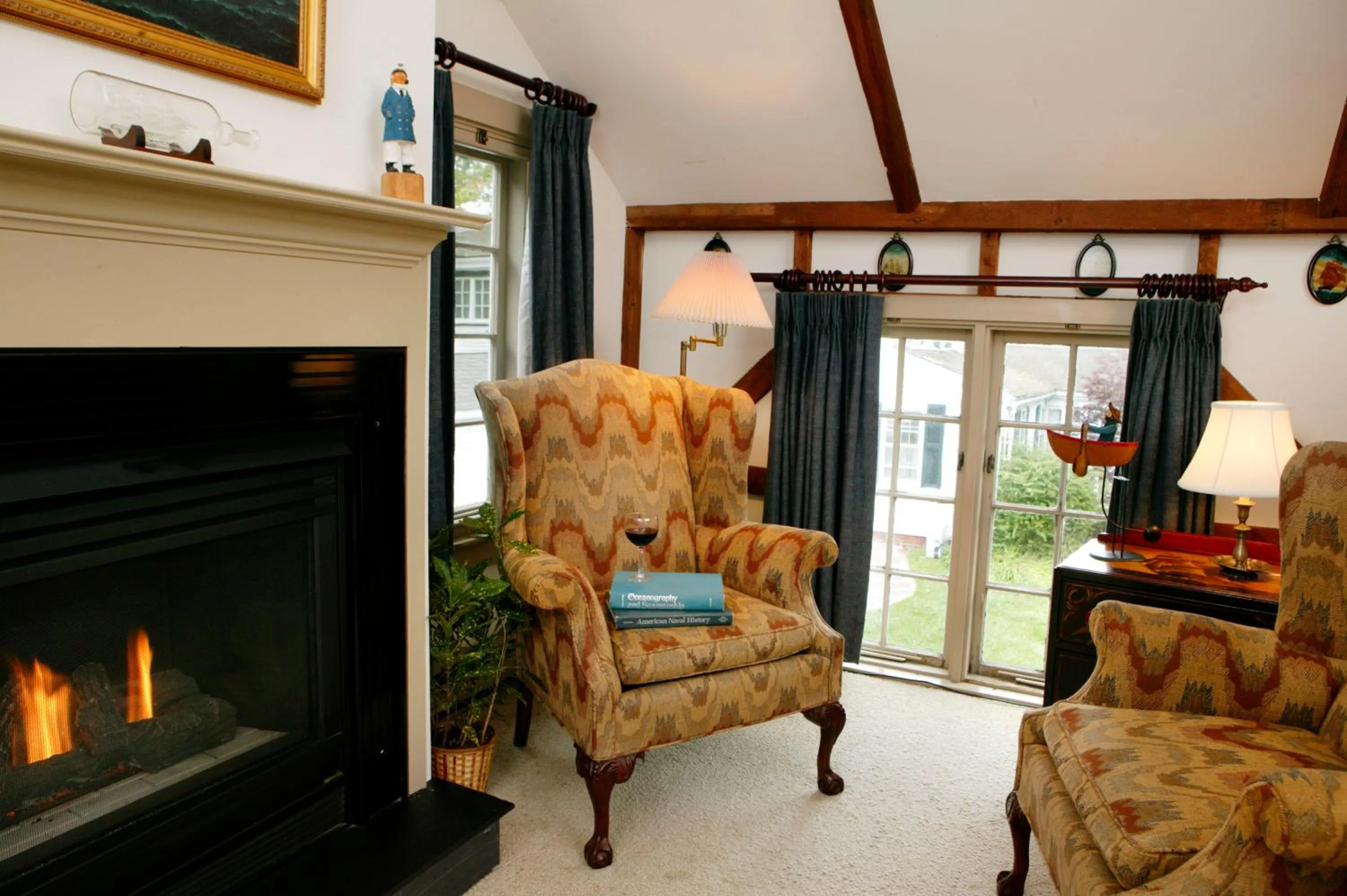 Seating area in Captain's House Inn