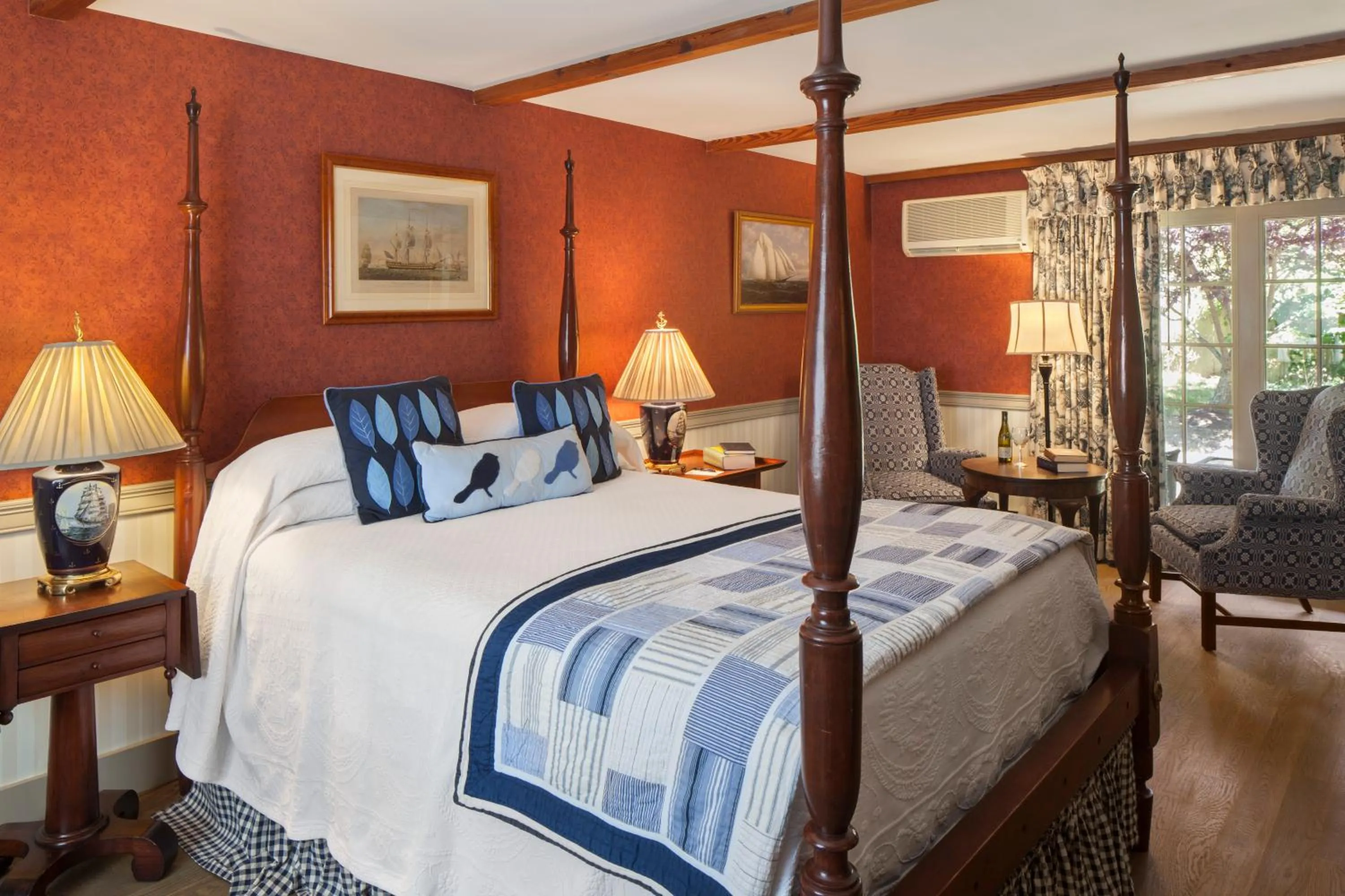 Bedroom, Bed in Captain's House Inn