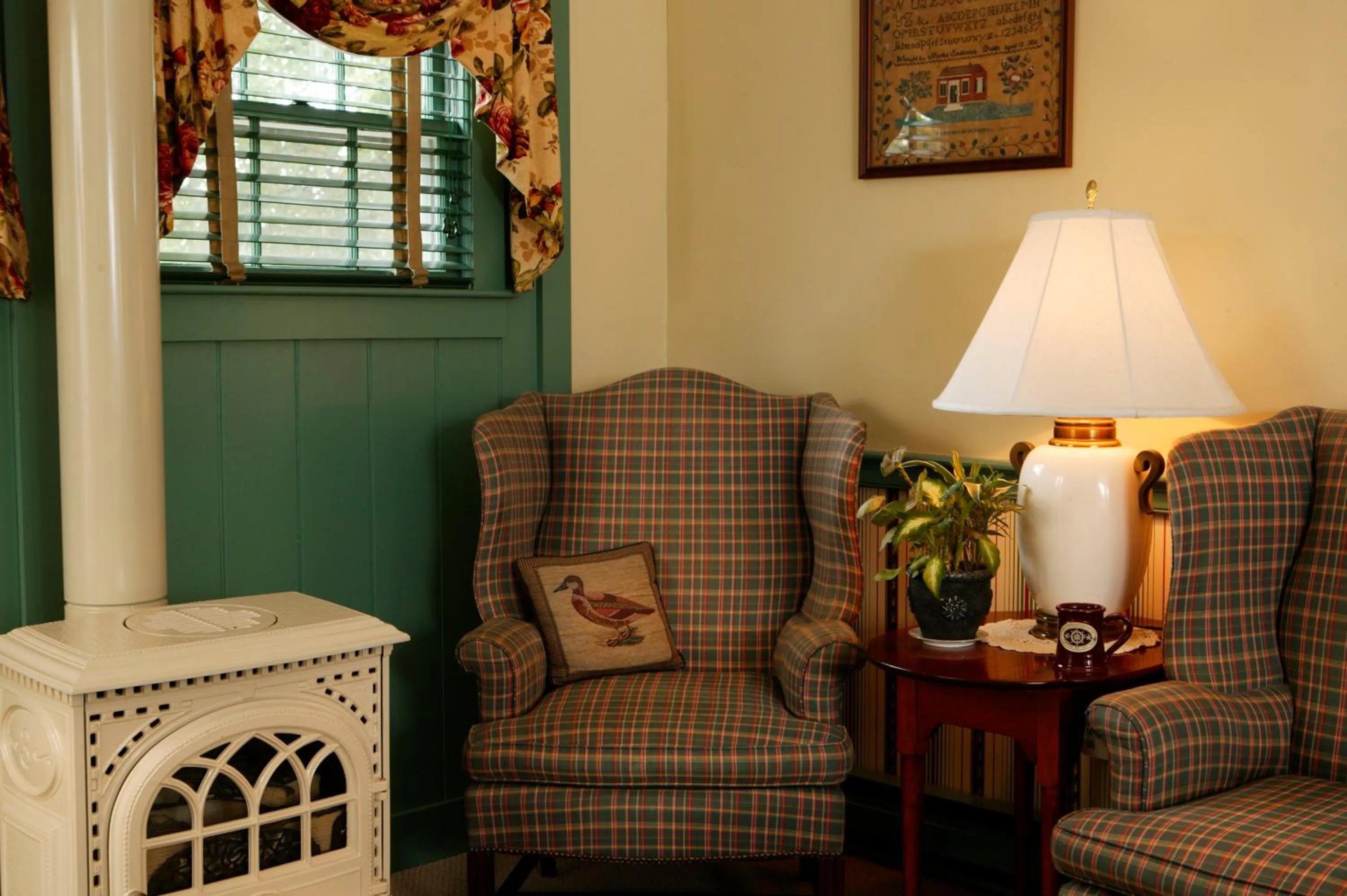Seating area in Captain's House Inn