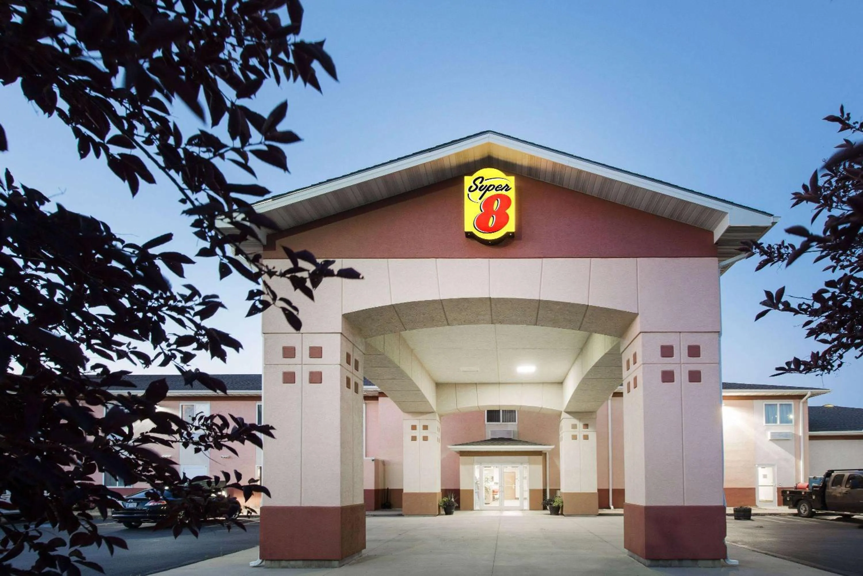 Property building in Super 8 by Wyndham Iola KS