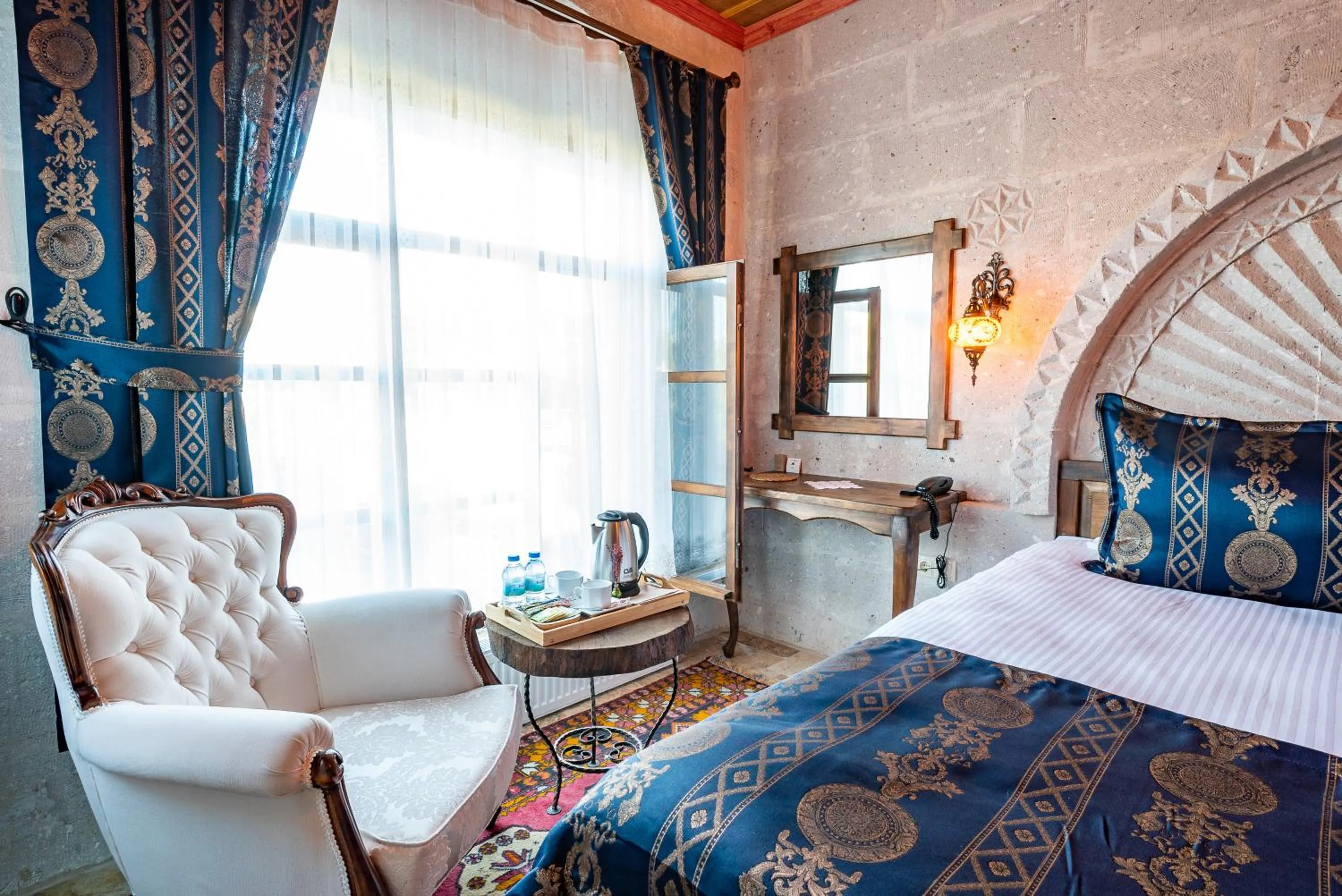 Bed in CAPPANAR CAVE HOTEL