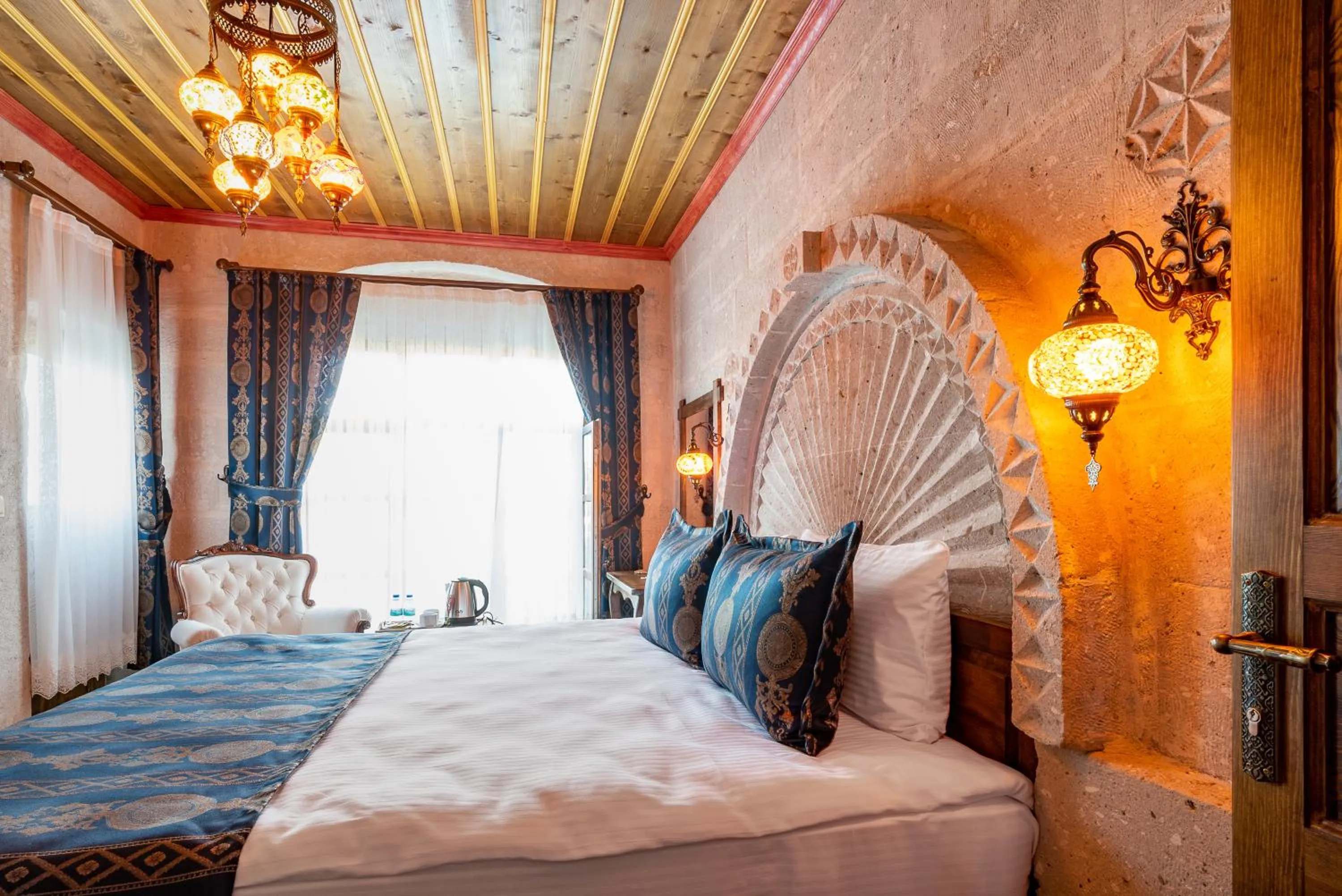 Bed in CAPPANAR CAVE HOTEL