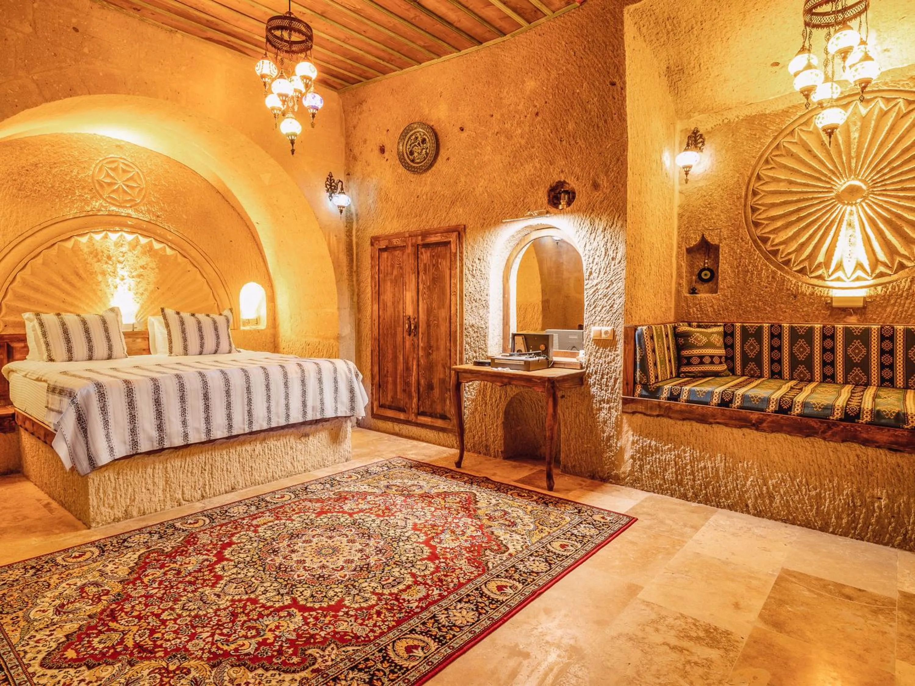 Photo of the whole room, Bed in Cappanar Cave Hotel