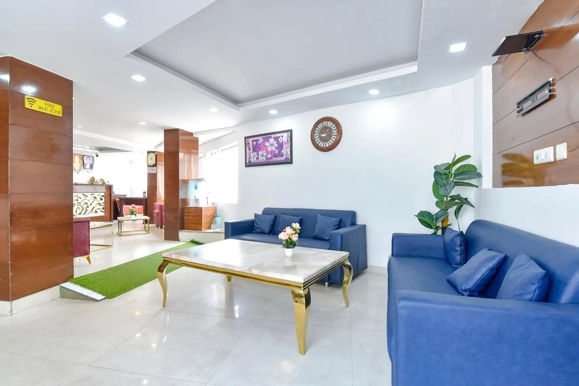 Seating area in FabHotel Sikka Royal Classic - Mall road