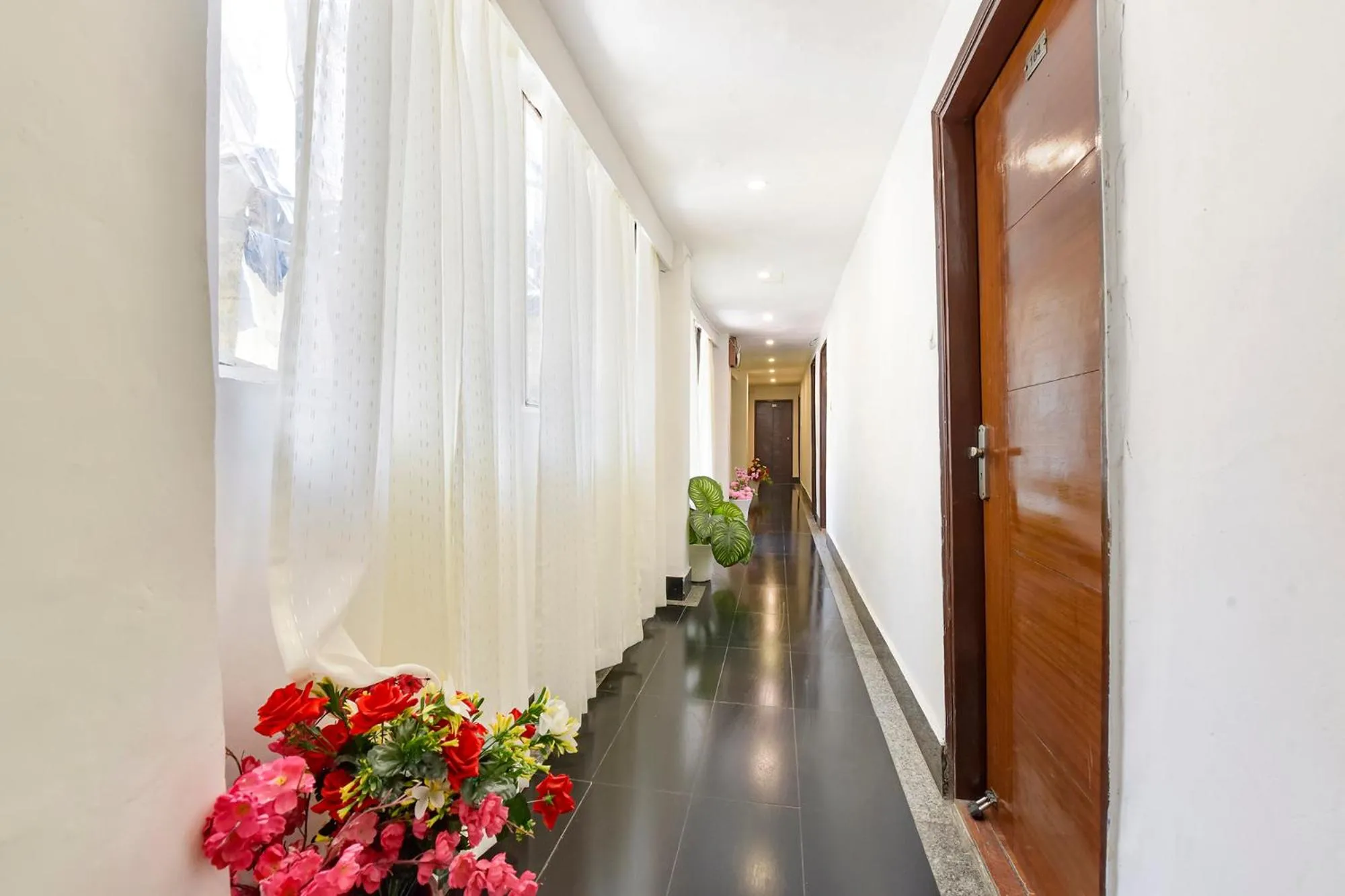 Lobby or reception in FabHotel Sikka Royal Classic - Mall road
