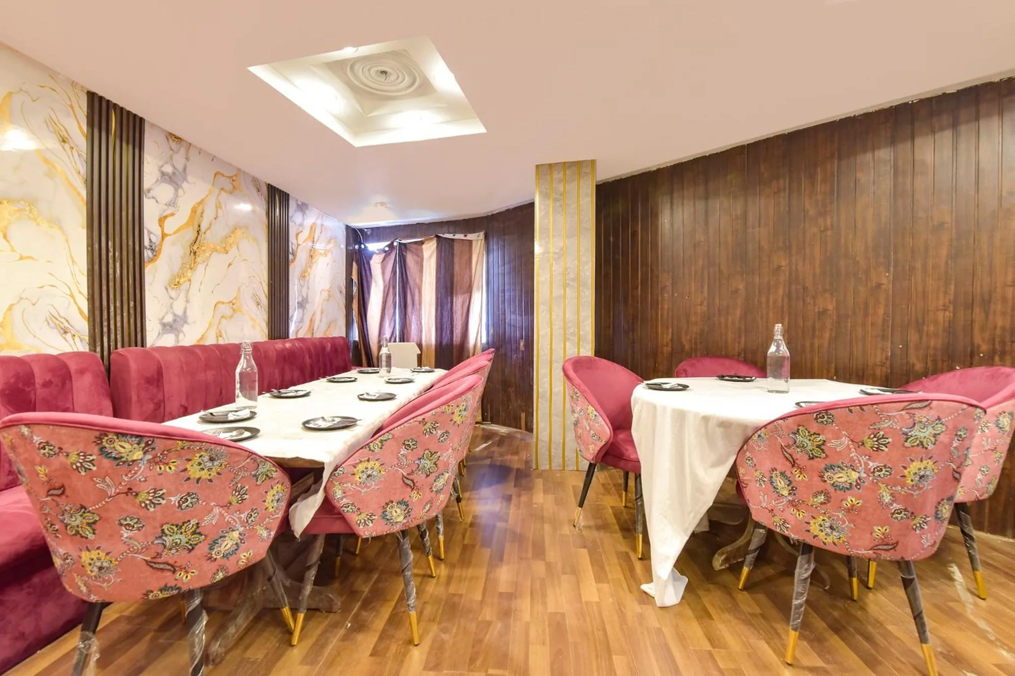 Restaurant/places to eat in FabHotel Sikka Royal Classic - Mall road