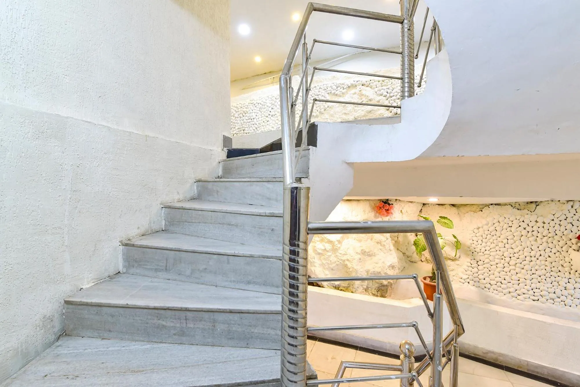 Lobby or reception, Bed in FabHotel Sikka Royal Classic - Mall road