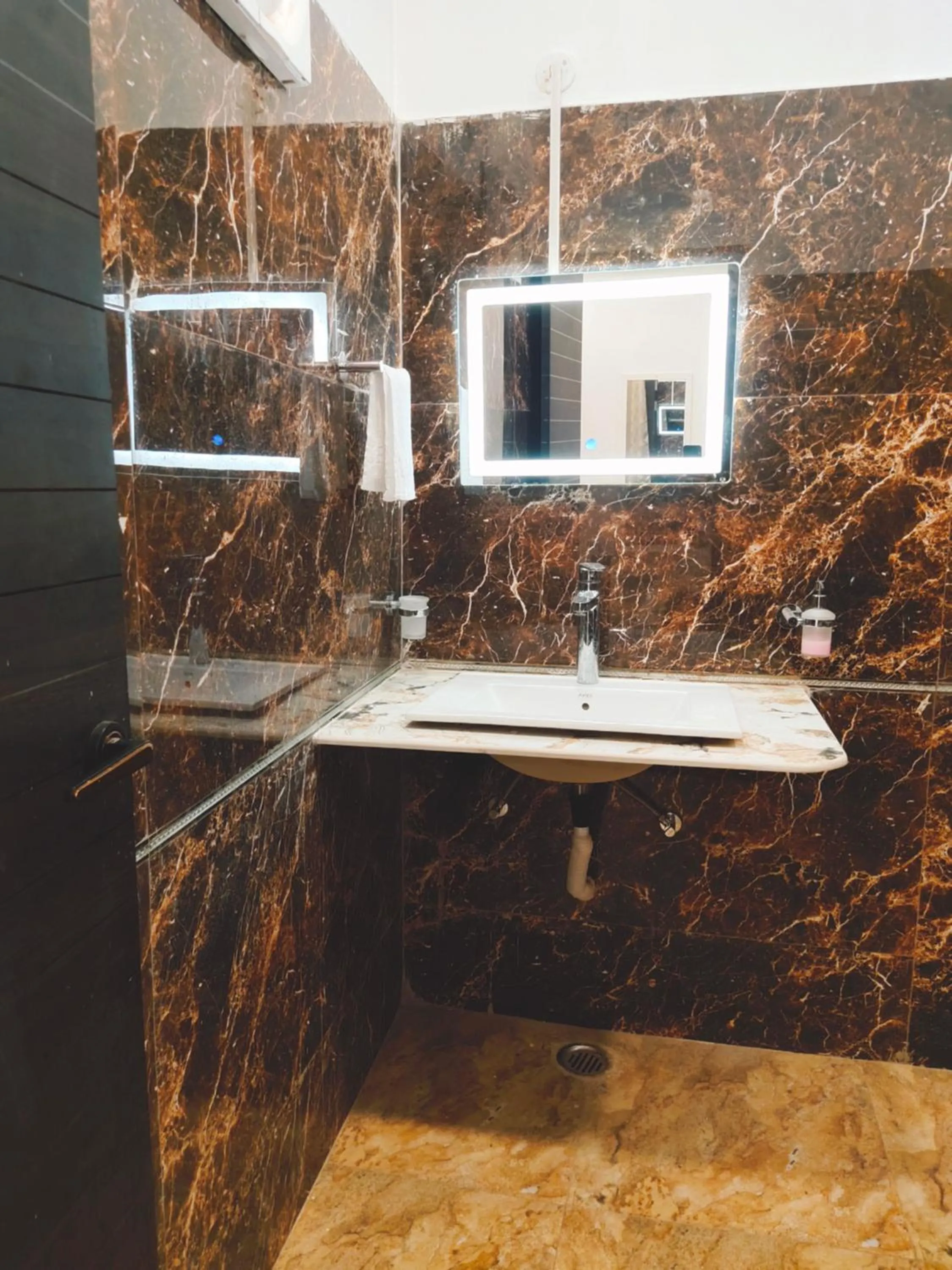 Hotel The Shree Jee Palace