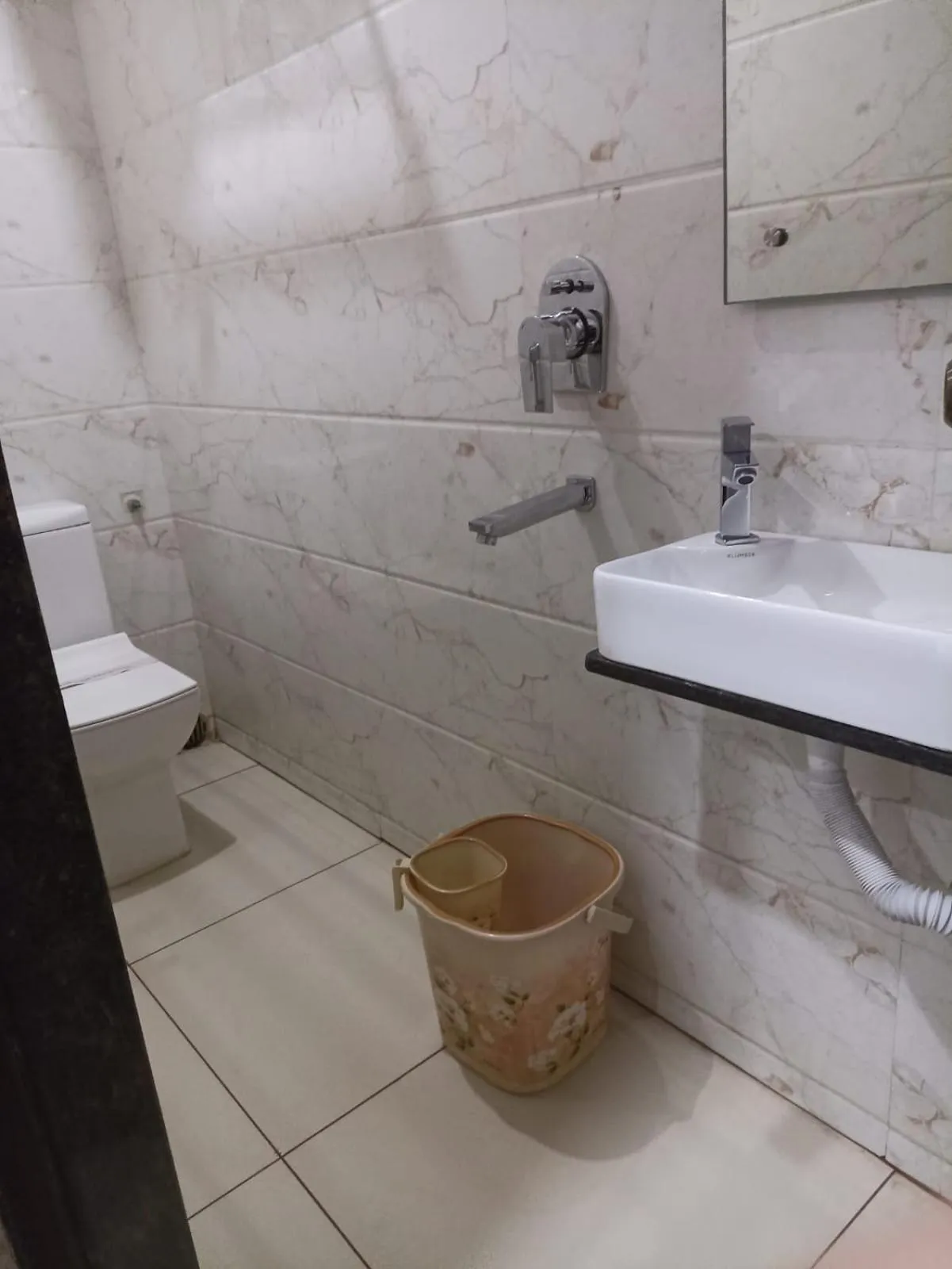 Bathroom in karisma premium