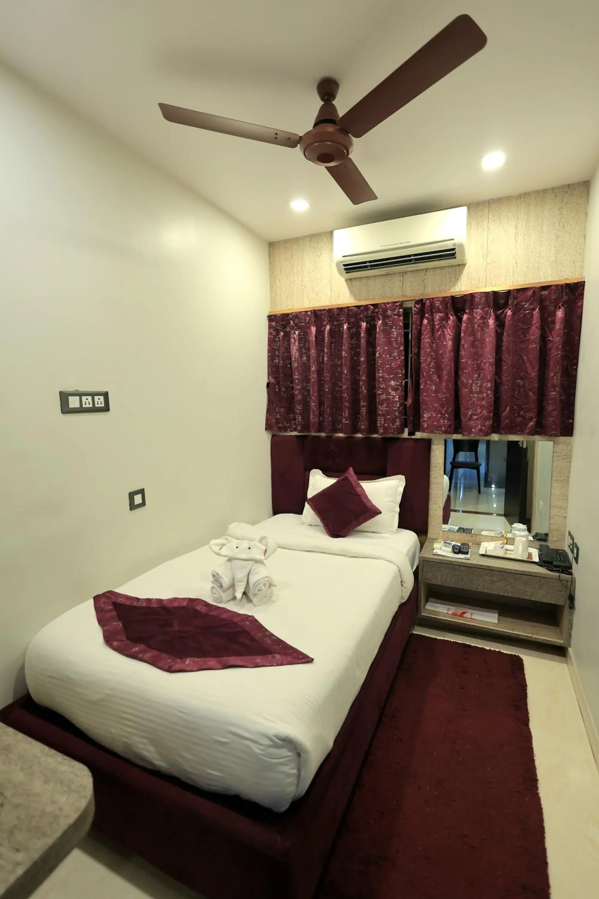 Bedroom, Bed in karisma premium