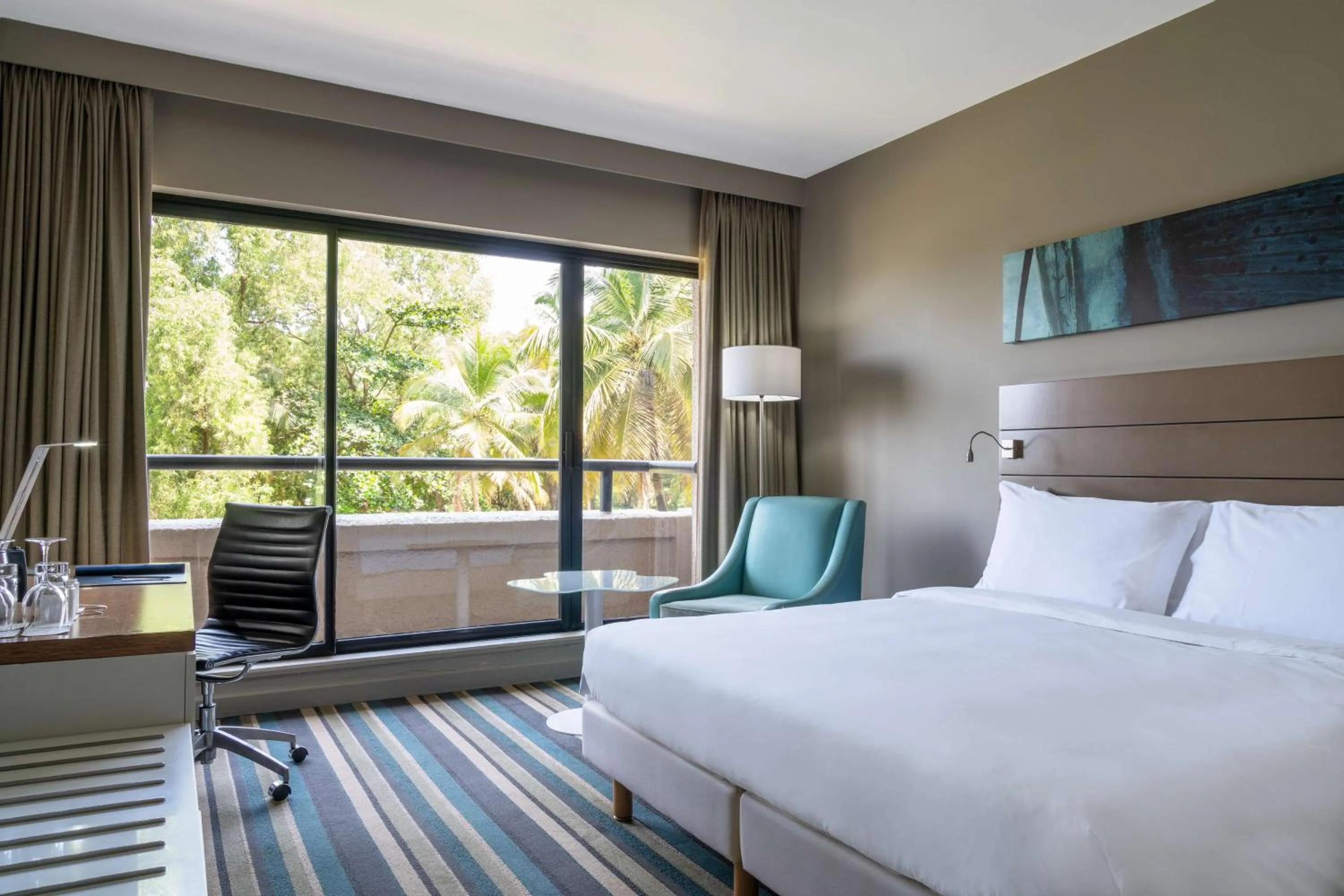 View (from property/room), Bed in Radisson Blu Mammy Yoko Hotel