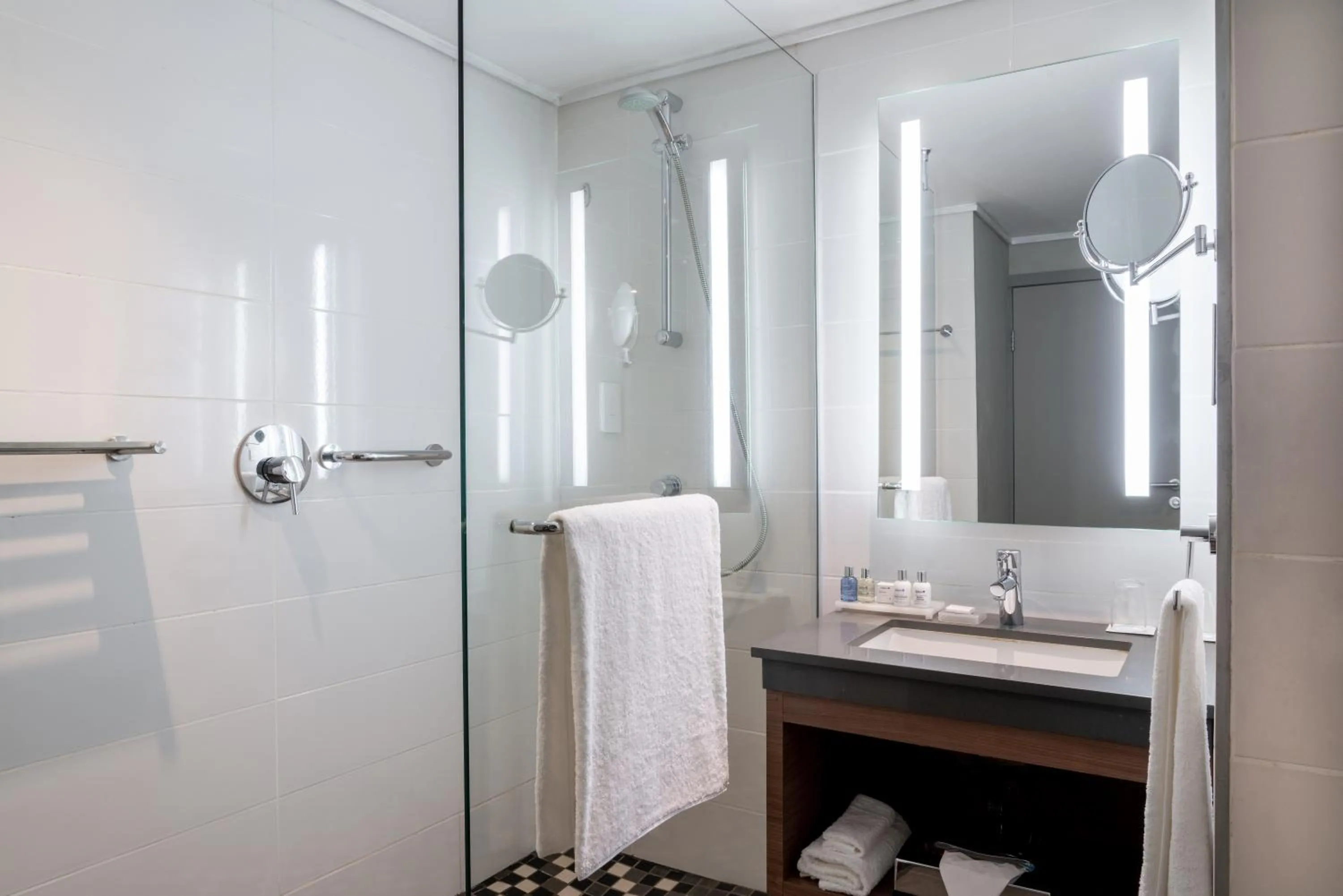 Shower in Radisson Blu Mammy Yoko Hotel