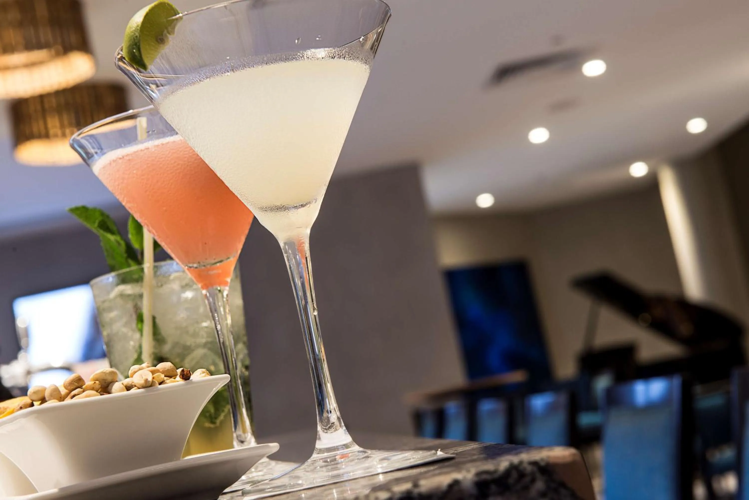 Lounge or bar in Radisson Blu Mammy Yoko Hotel