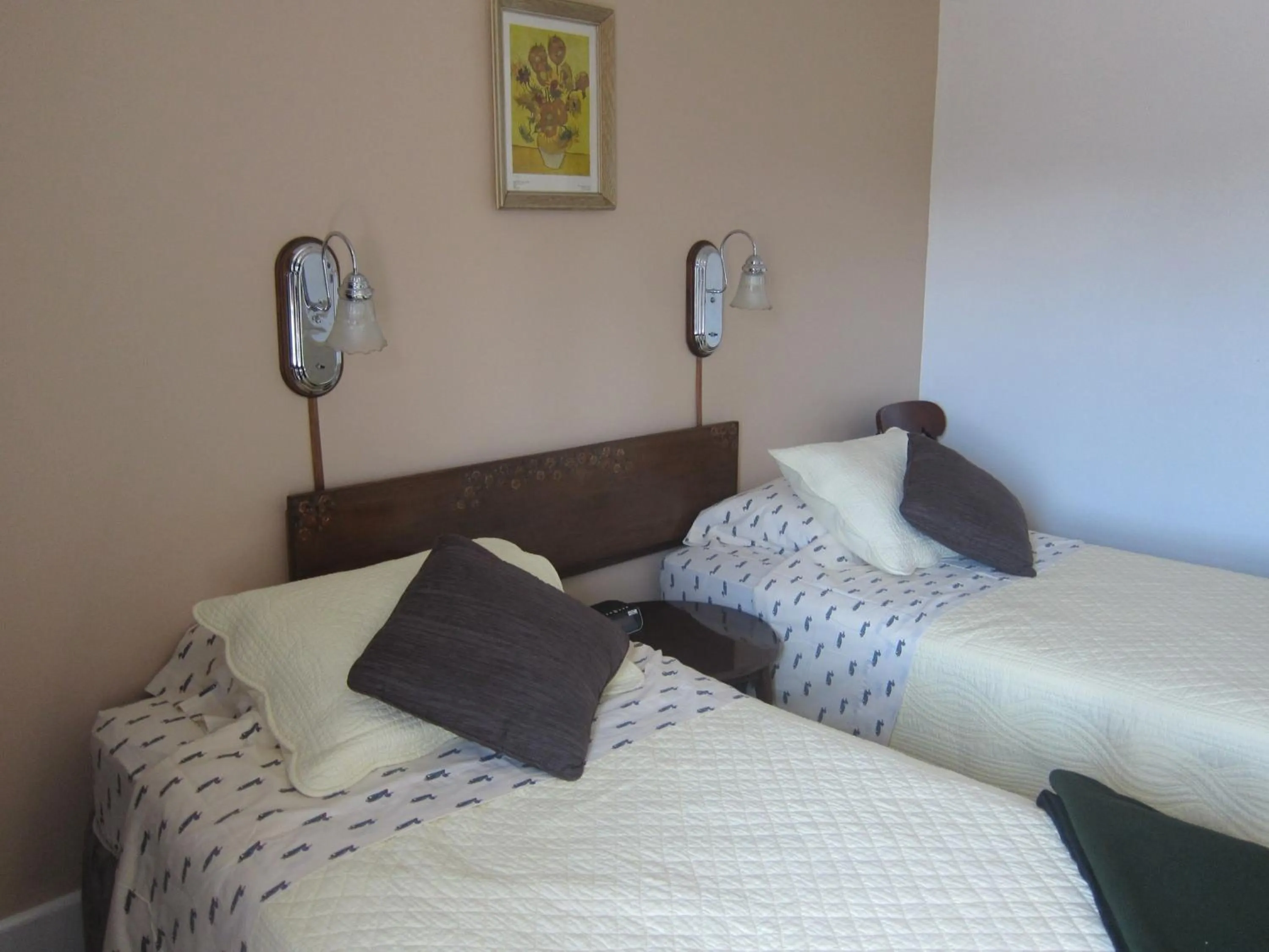 Bed in Salmon River Country Inn