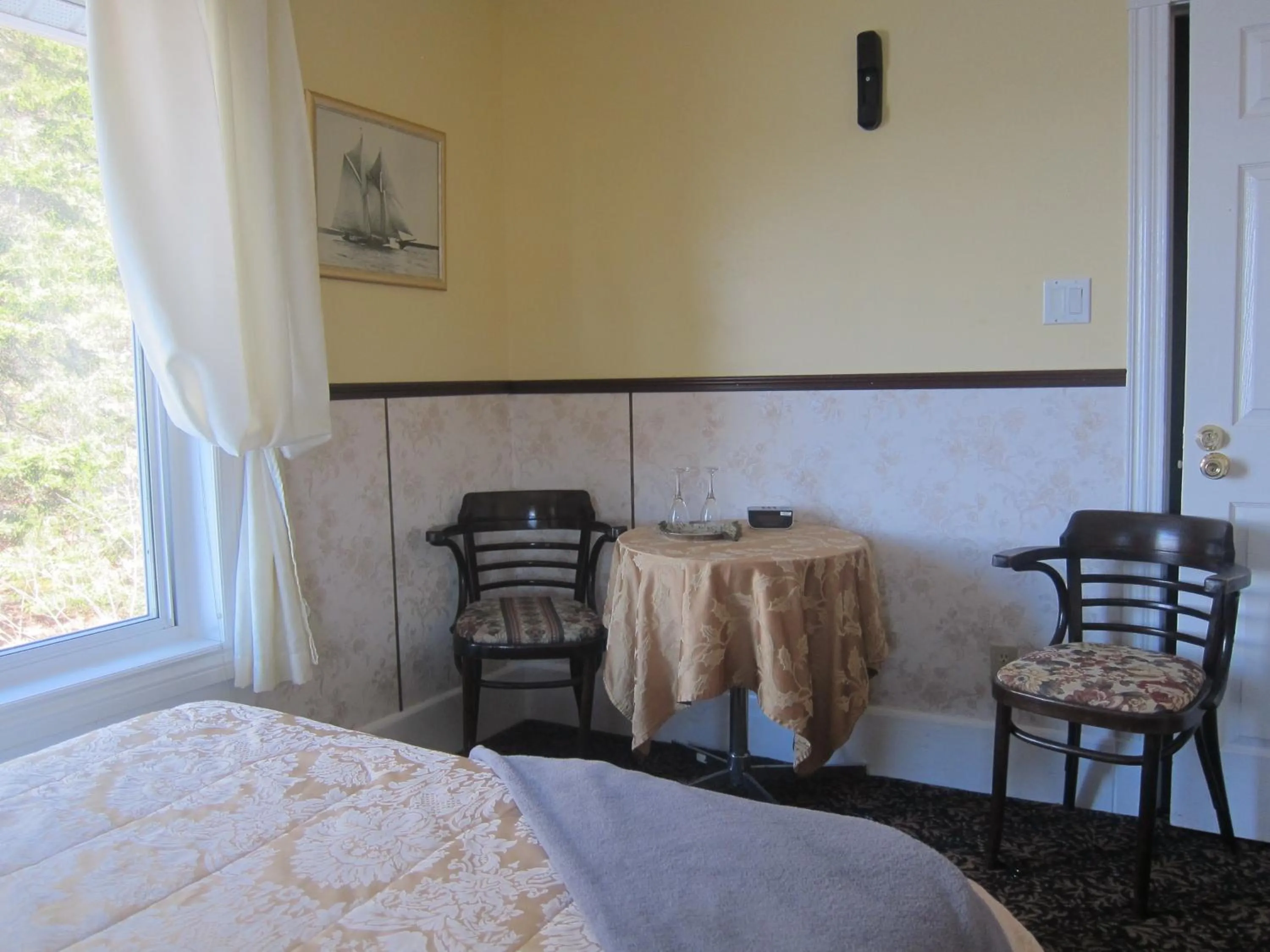 Decorative detail in Salmon River Country Inn