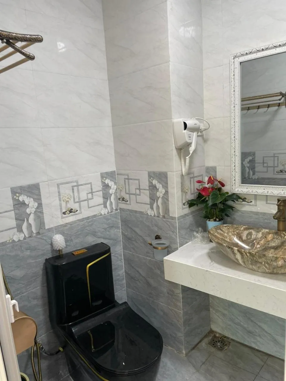 Bathroom in Nhà Nghỉ Huyền Anh