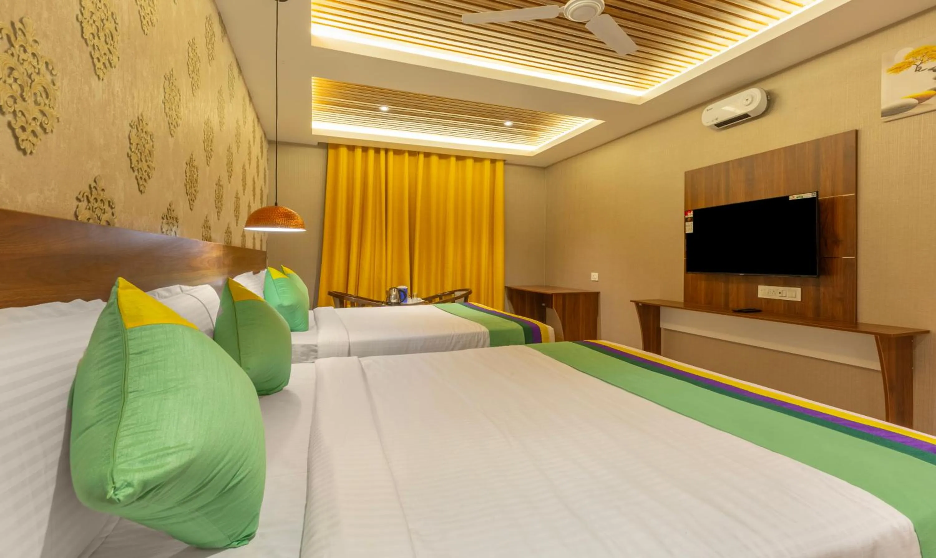 Bedroom, Bed in Treebo Windsor Heights