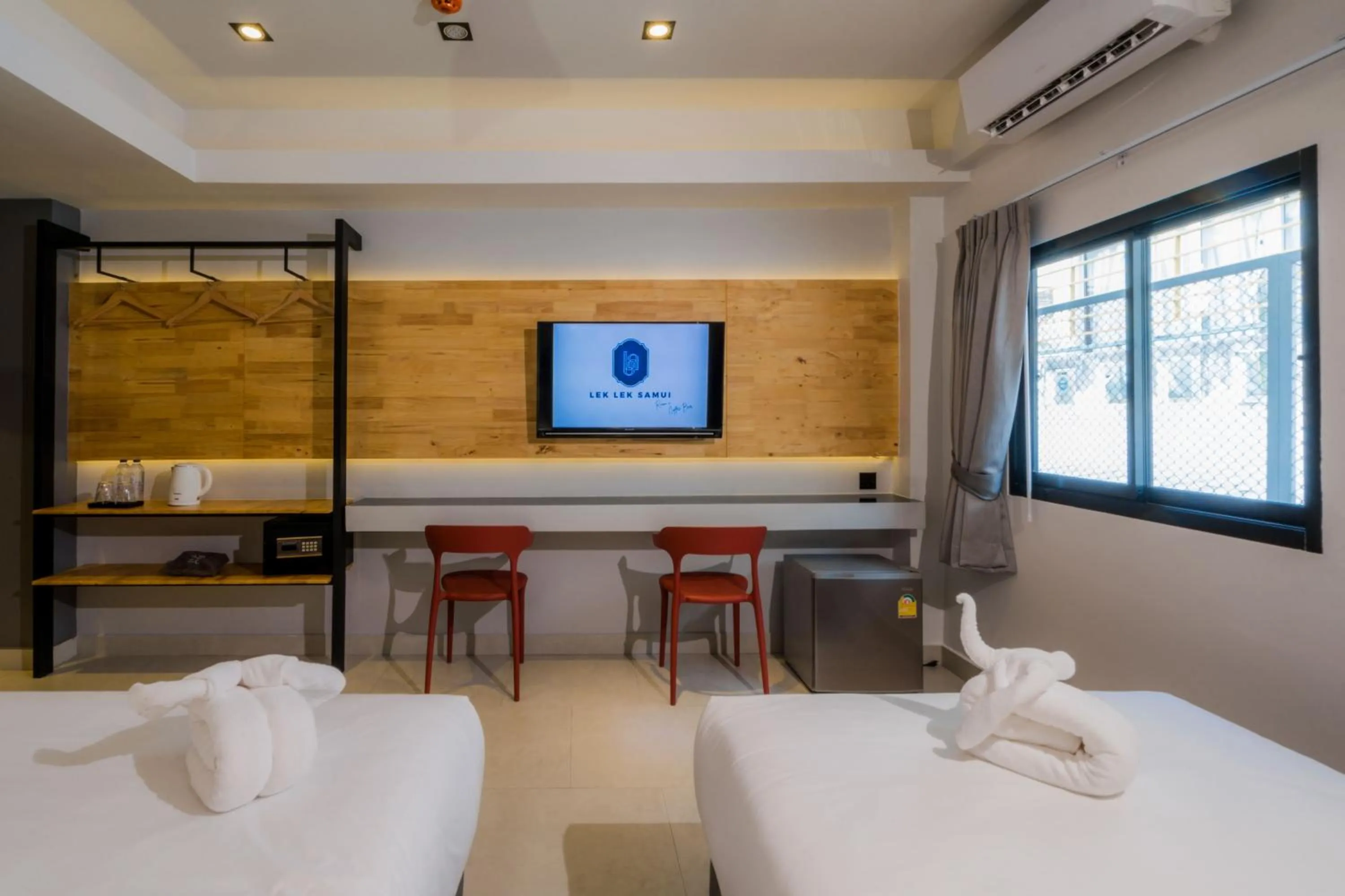TV and multimedia, Bed in Lek Lek Samui Room X Coffee Bar