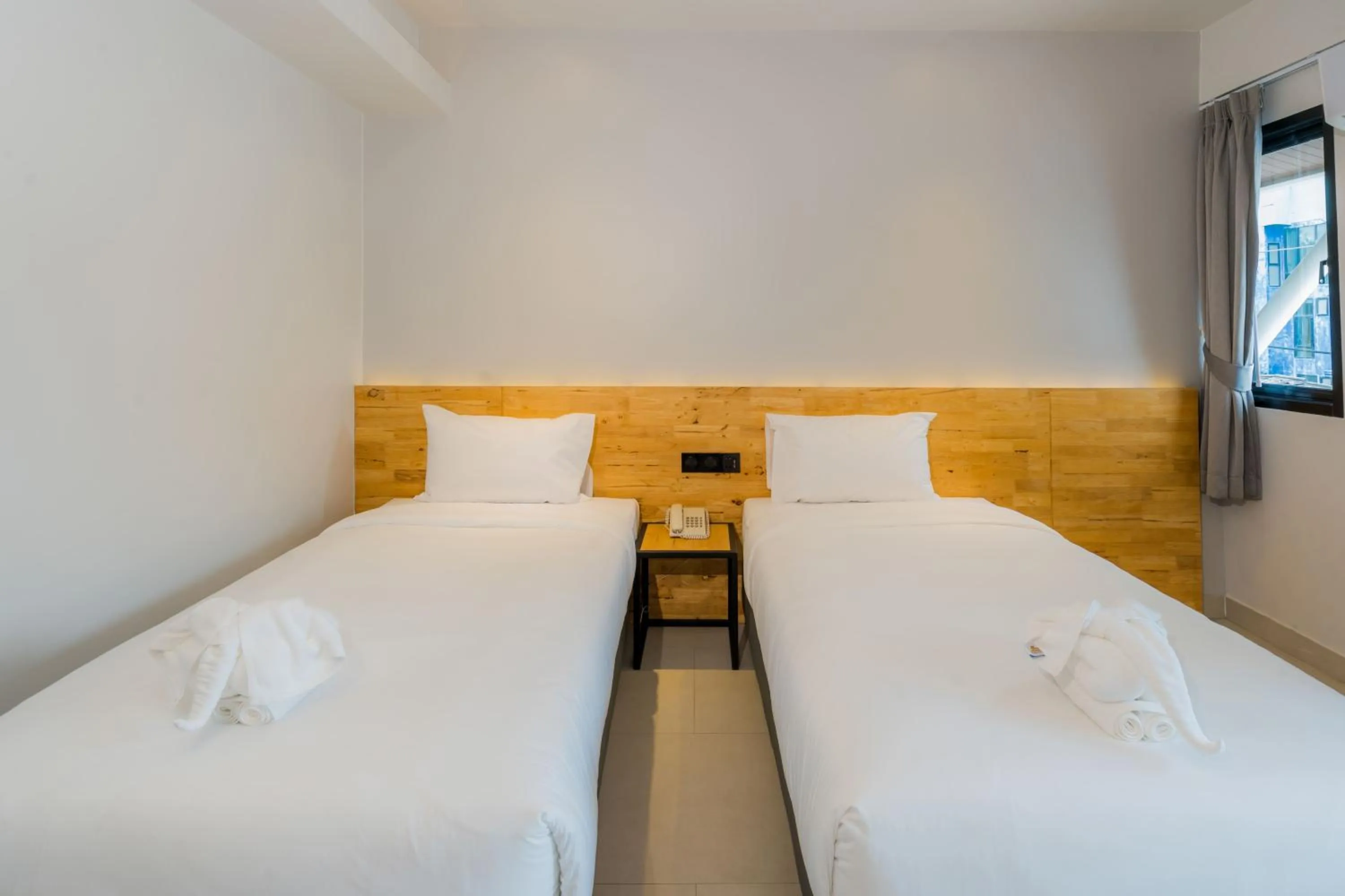 hair dresser, Bed in Lek Lek Samui Room X Coffee Bar