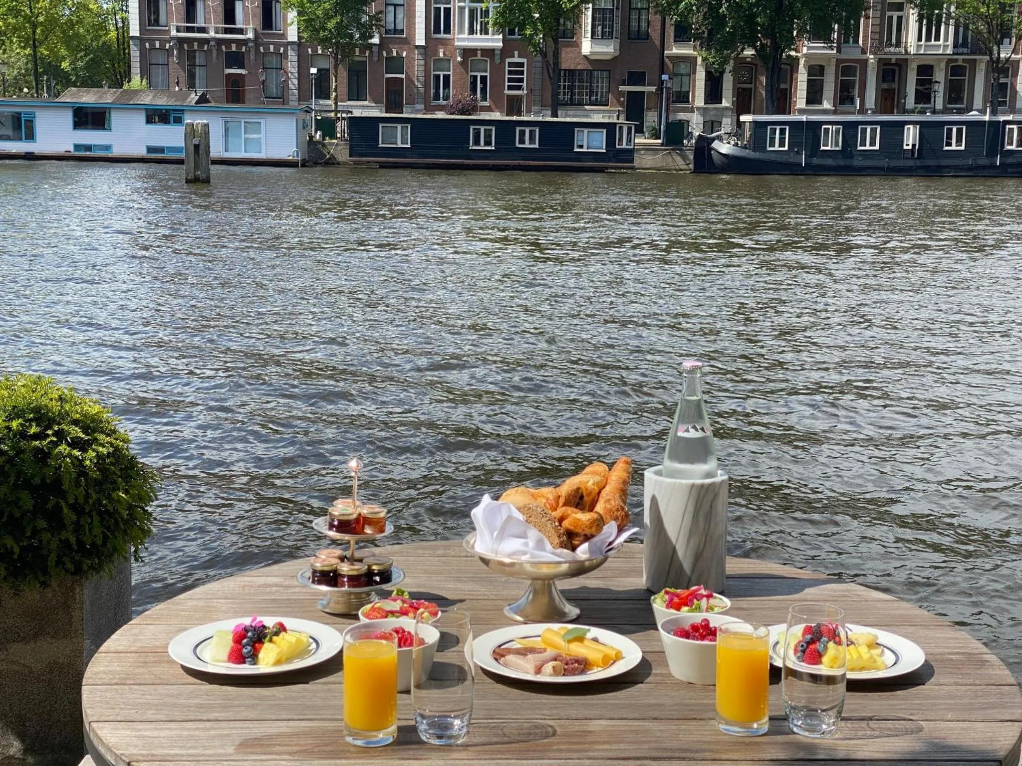 Breakfast in InterContinental Amstel Amsterdam by IHG