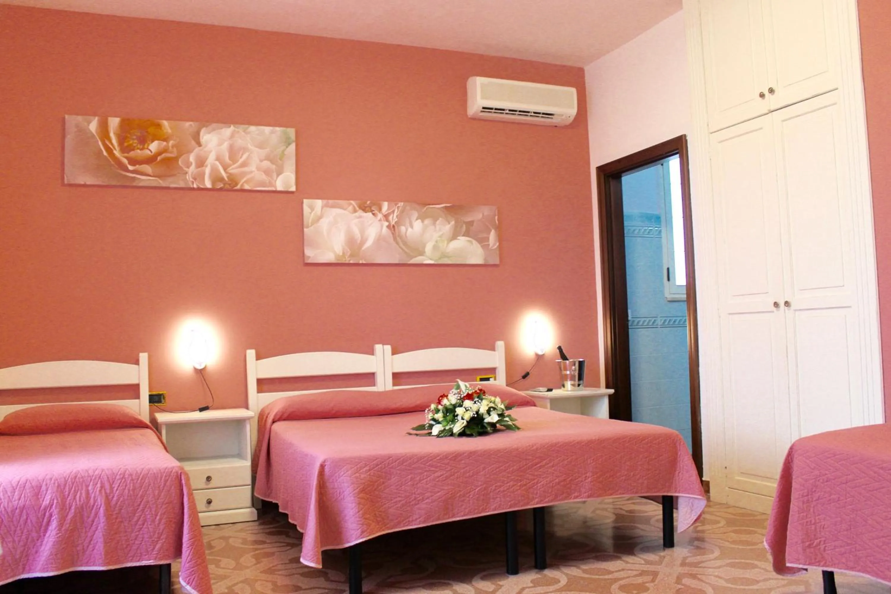 Photo of the whole room, Bed in Hotel Villa Giovanna