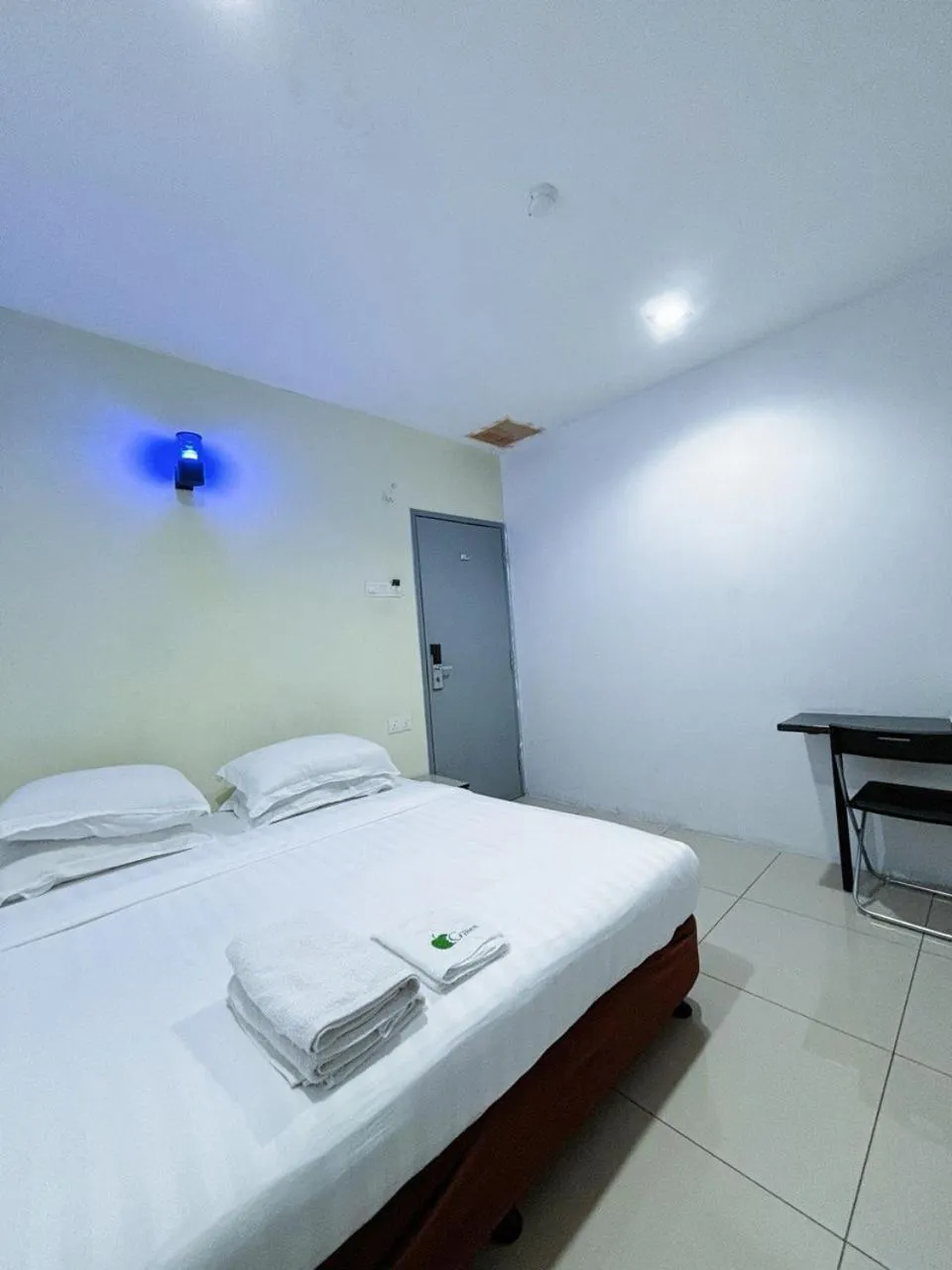 Bedroom, Bed in Asia Green Hotel