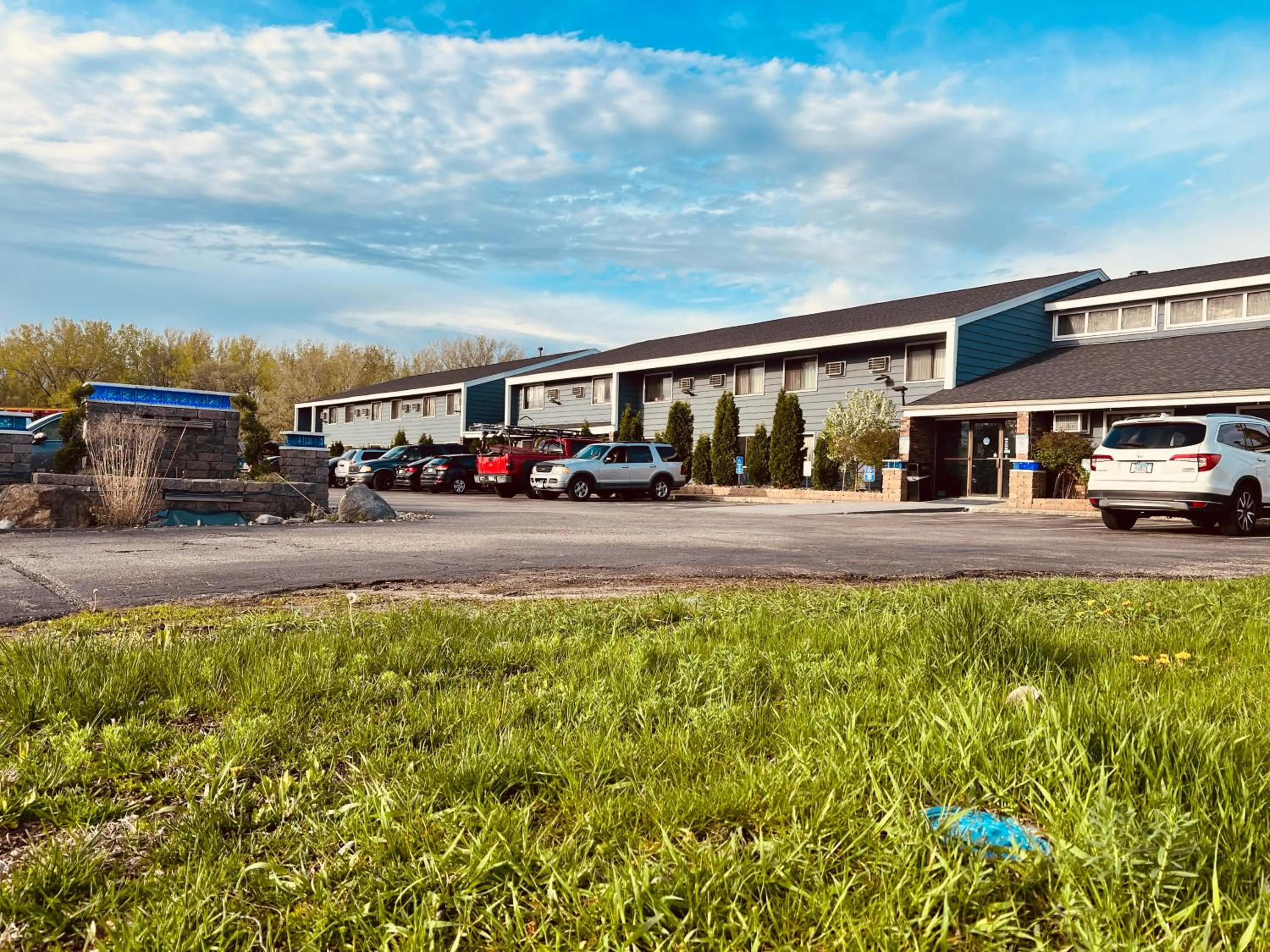 Parking in Travelodge by Wyndham Valleyfair Shakopee