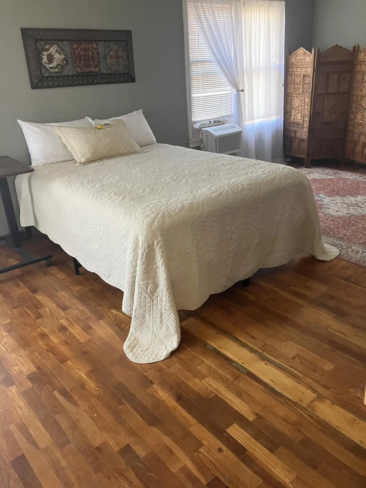 Bed in The Central Hotel OF 1910