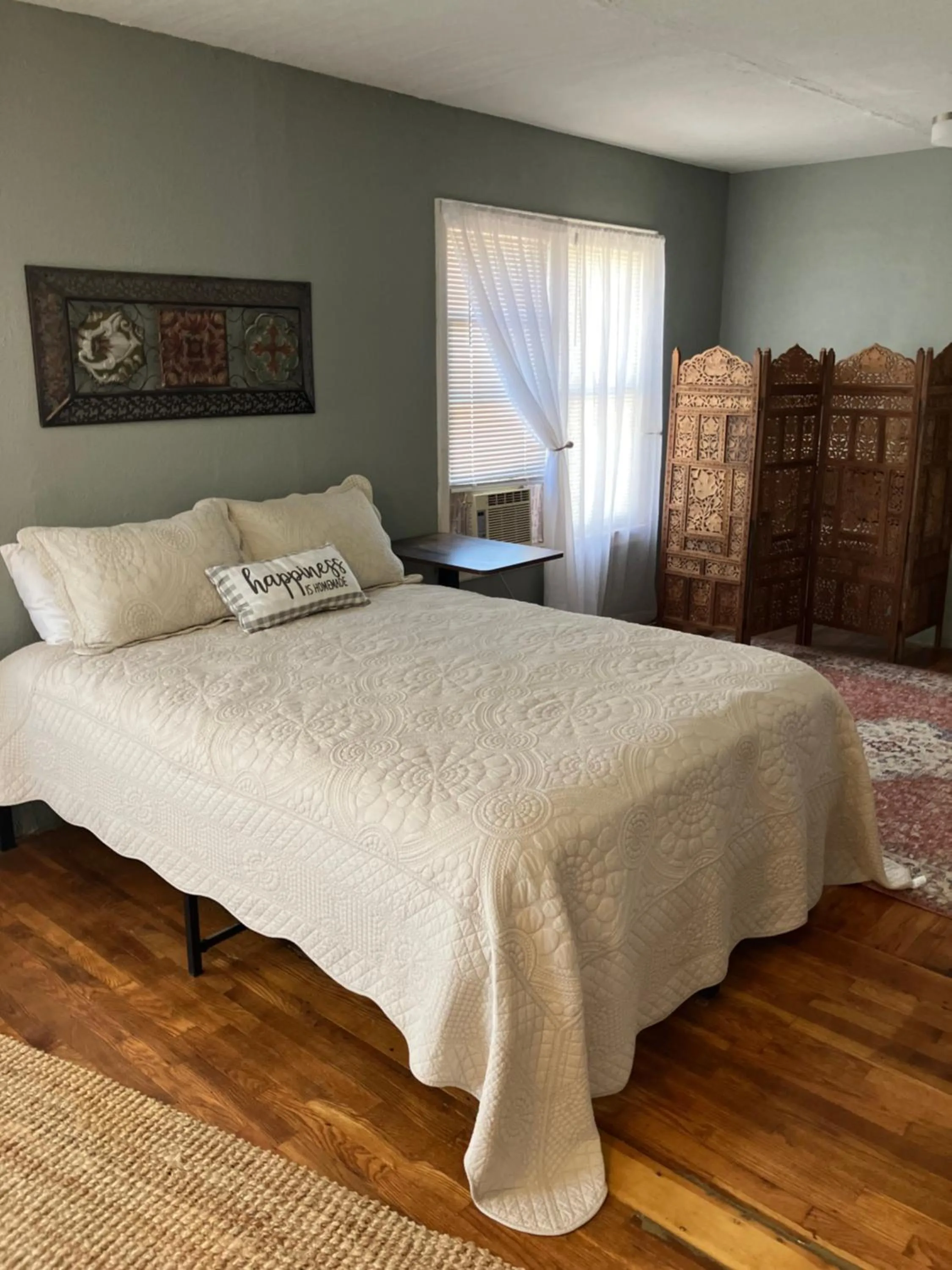 Bed in The Central Hotel OF 1910