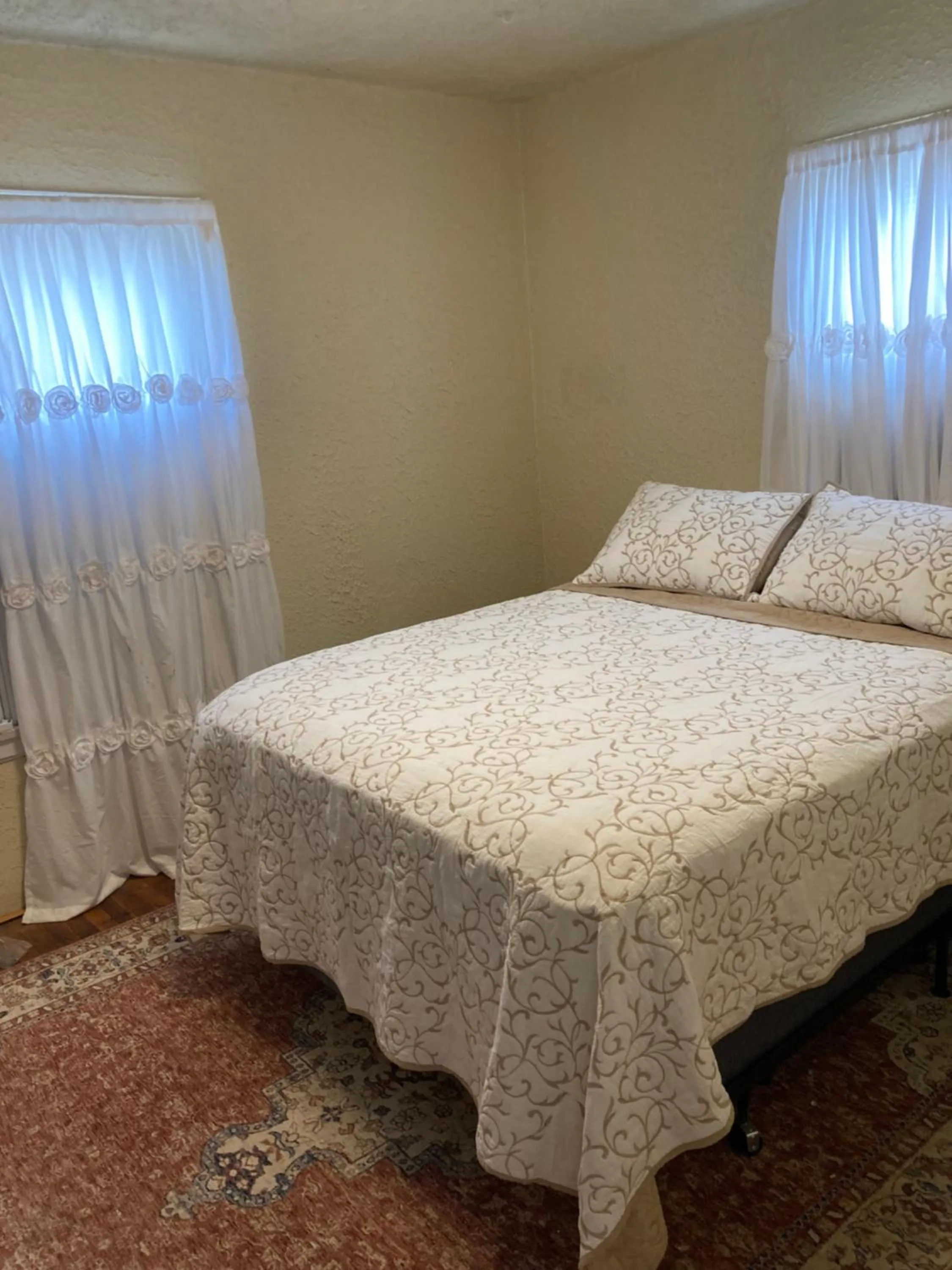 Bed in The Central Hotel OF 1910