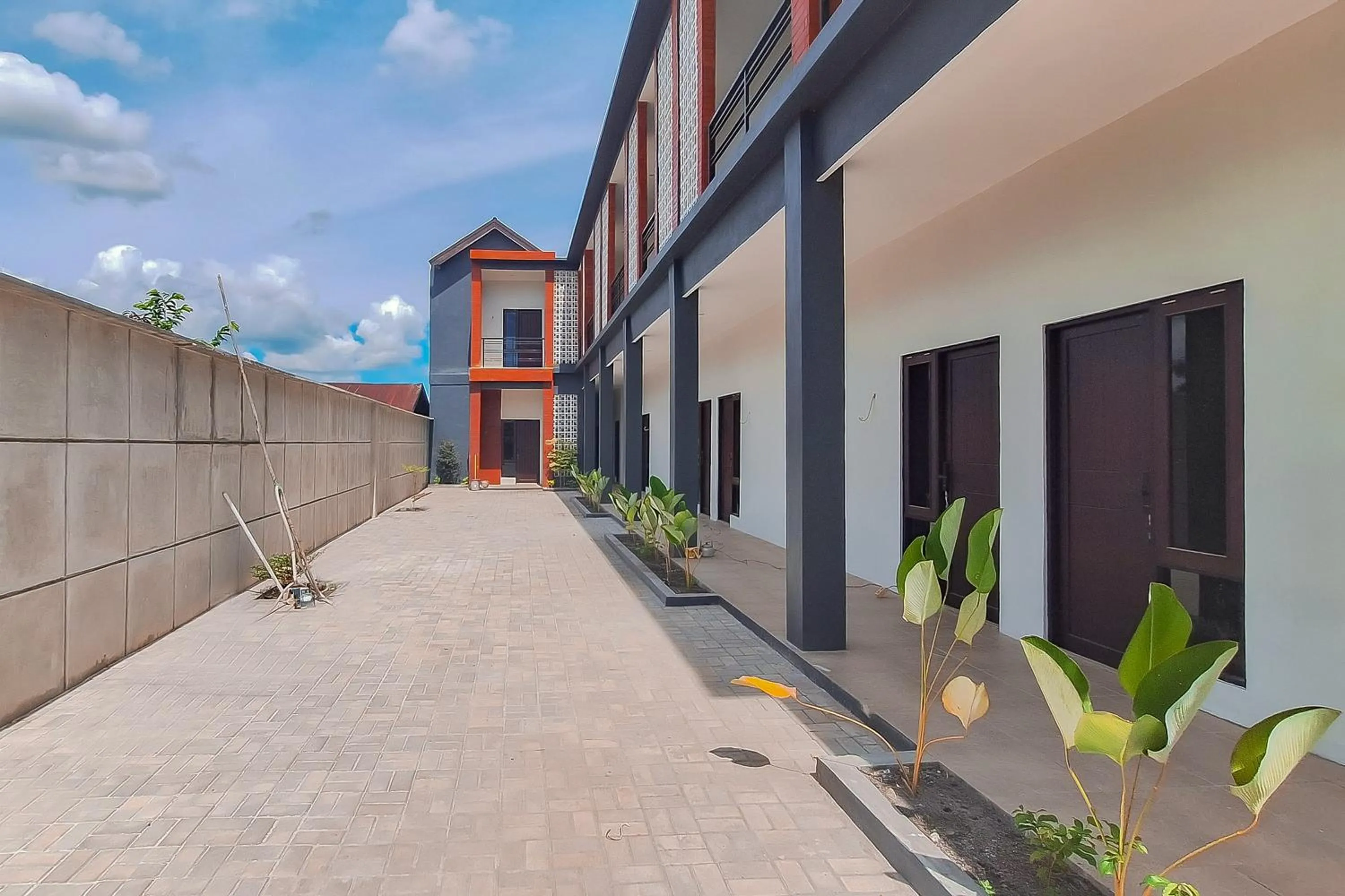 Property building in Urbanview Hotel Griya Menteng Palangkaraya by RedDoorz