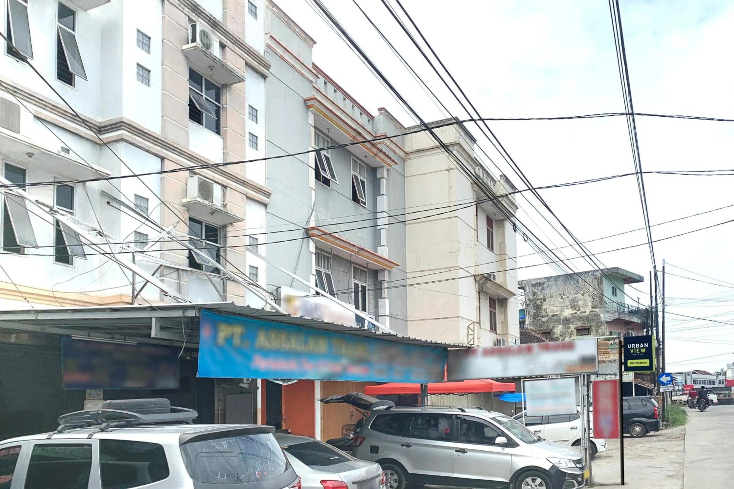 Facade/entrance in Urbanview Hotel SLIP Pringsewu by RedDoorz