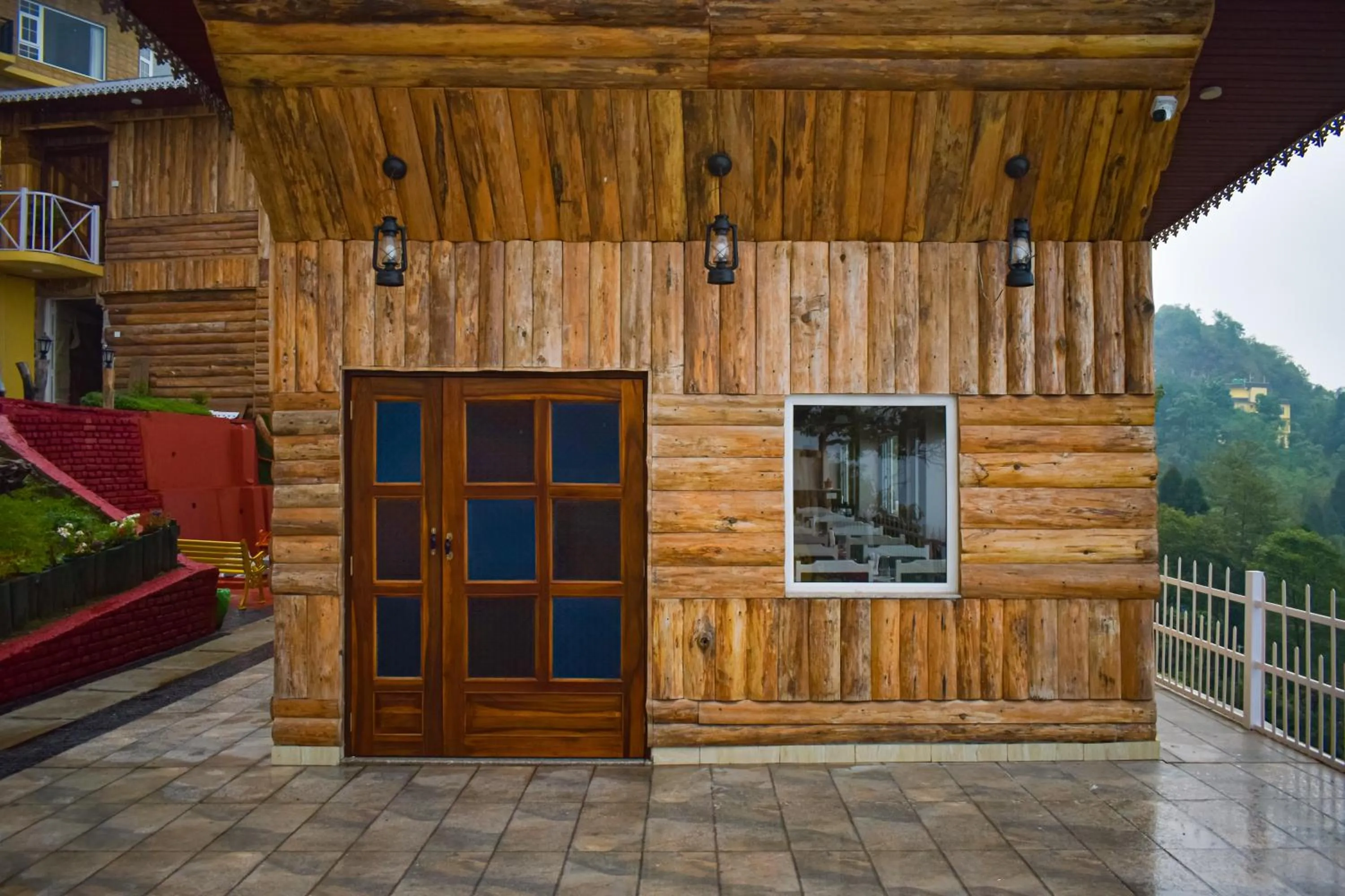 Restaurant/places to eat in La Das Treetops