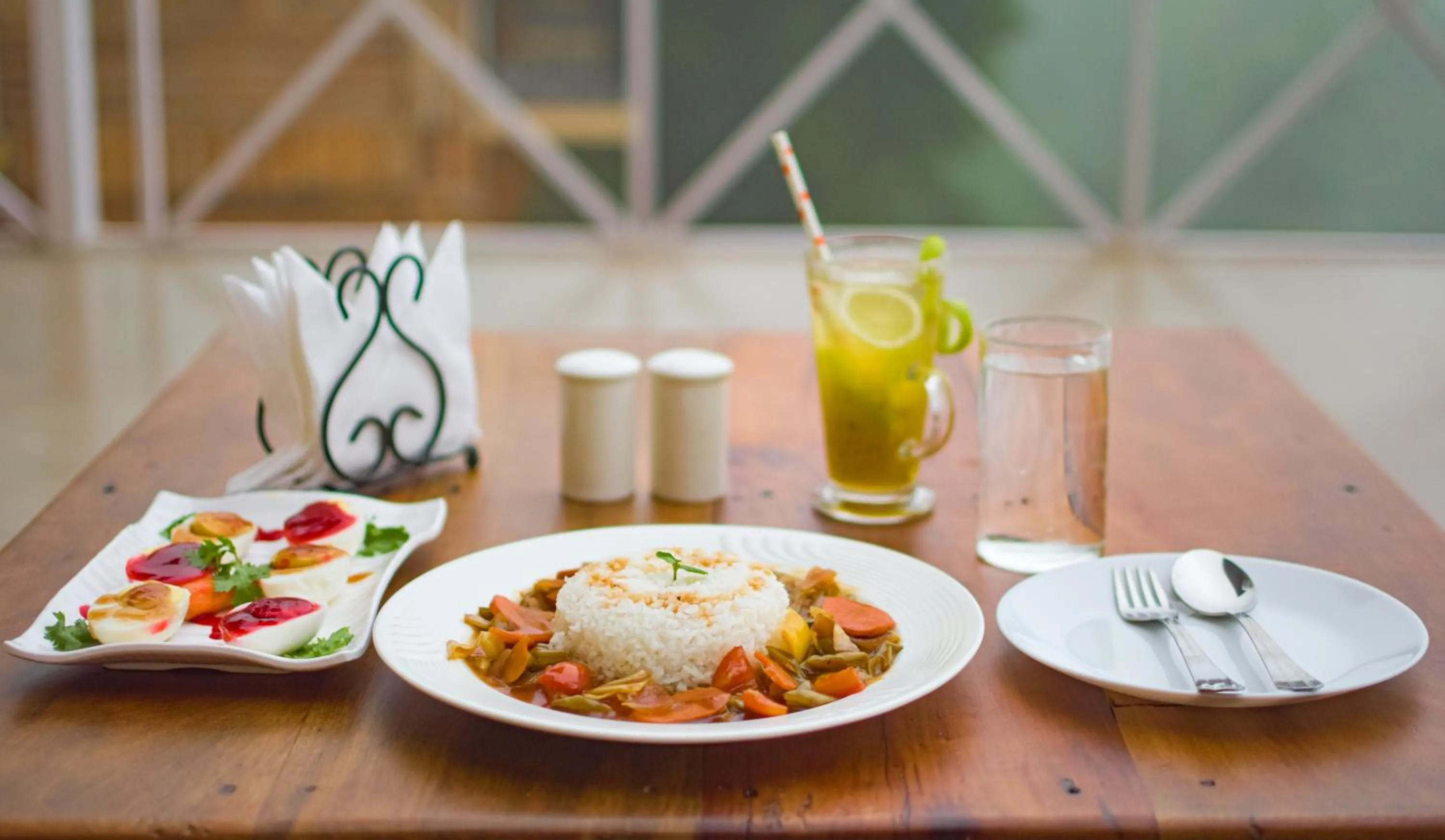 Restaurant/places to eat in La Das Treetops