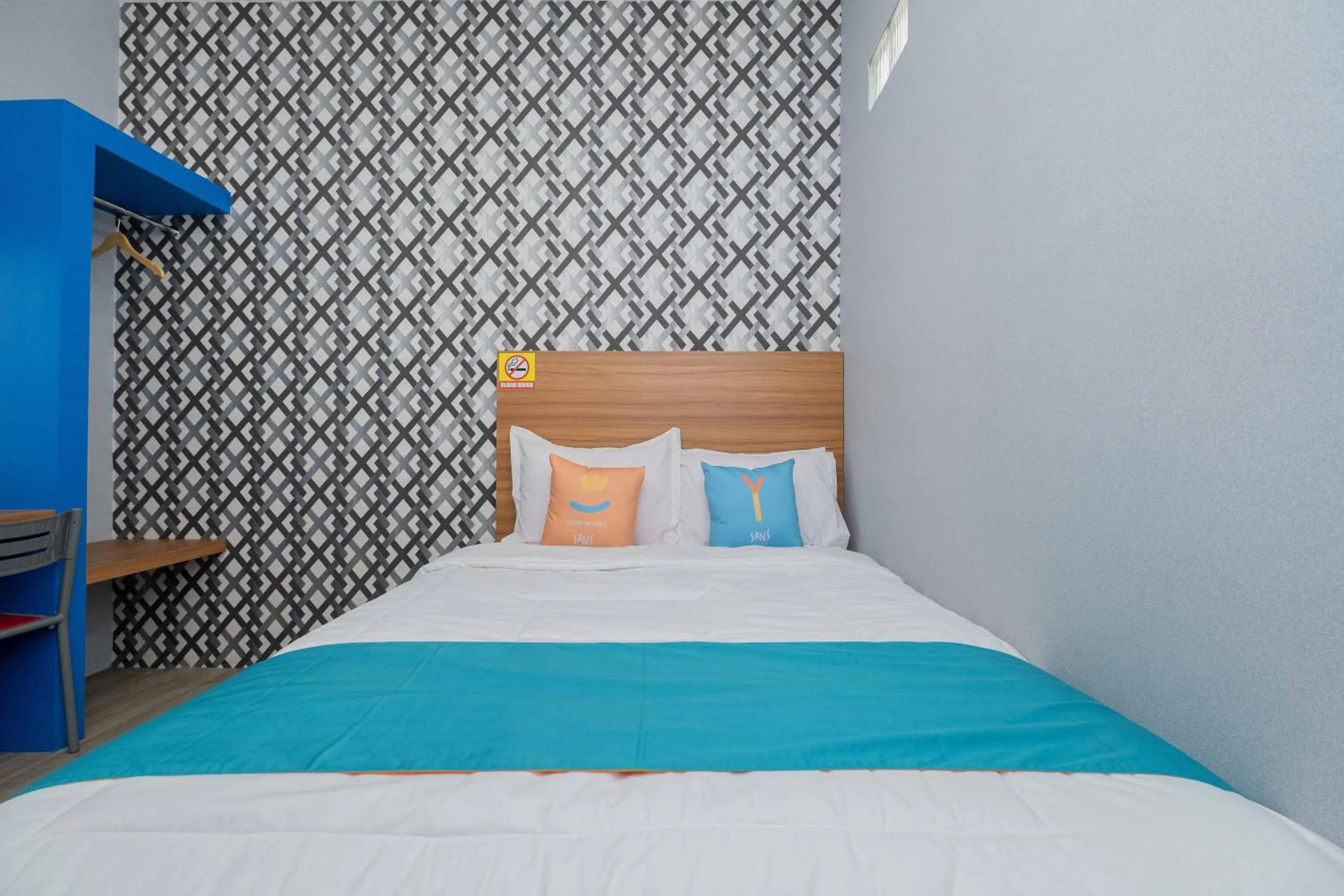 Bedroom, Bed in Sans WM Hotel Blitar