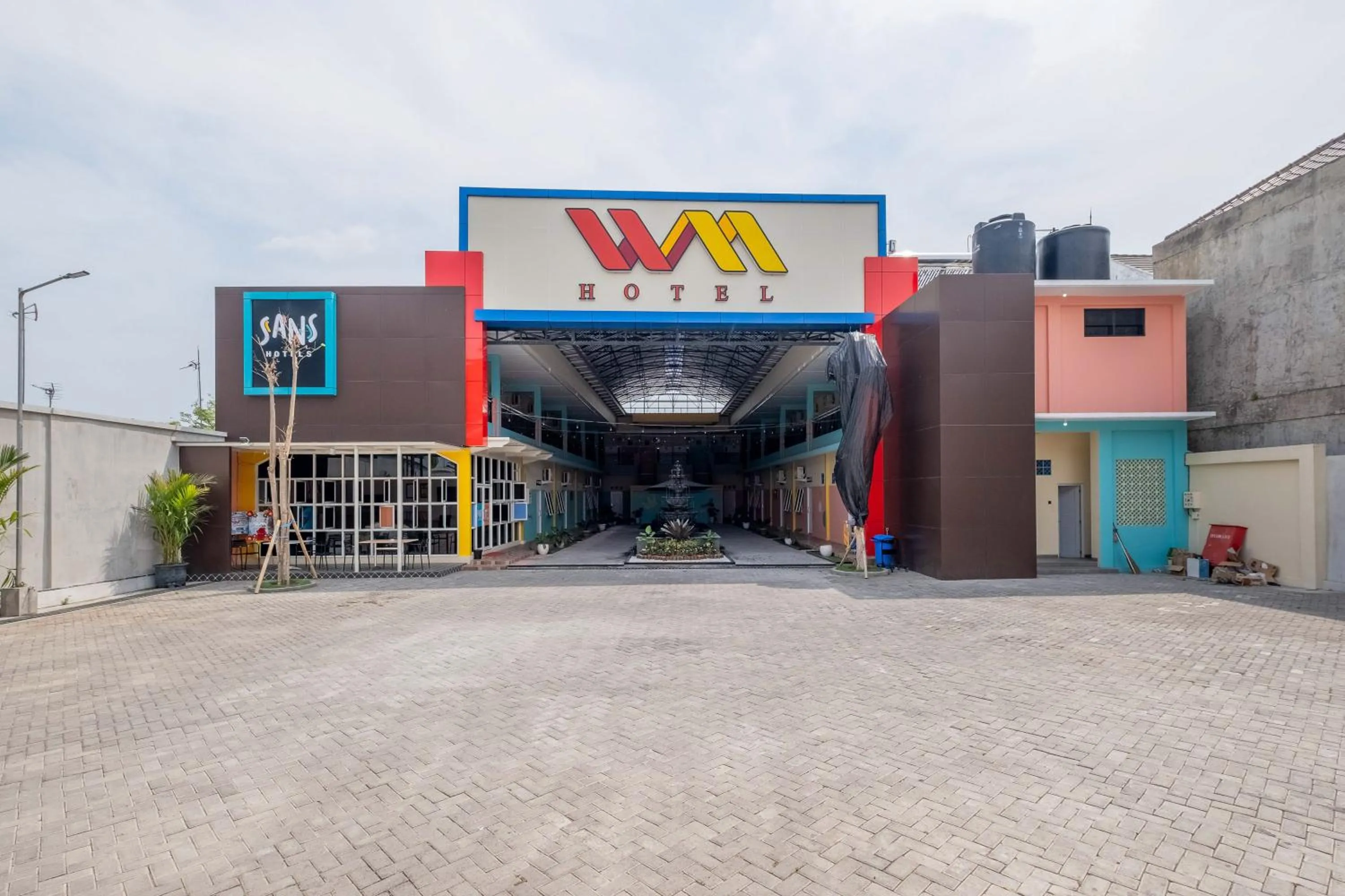 Property building in Sans WM Hotel Blitar