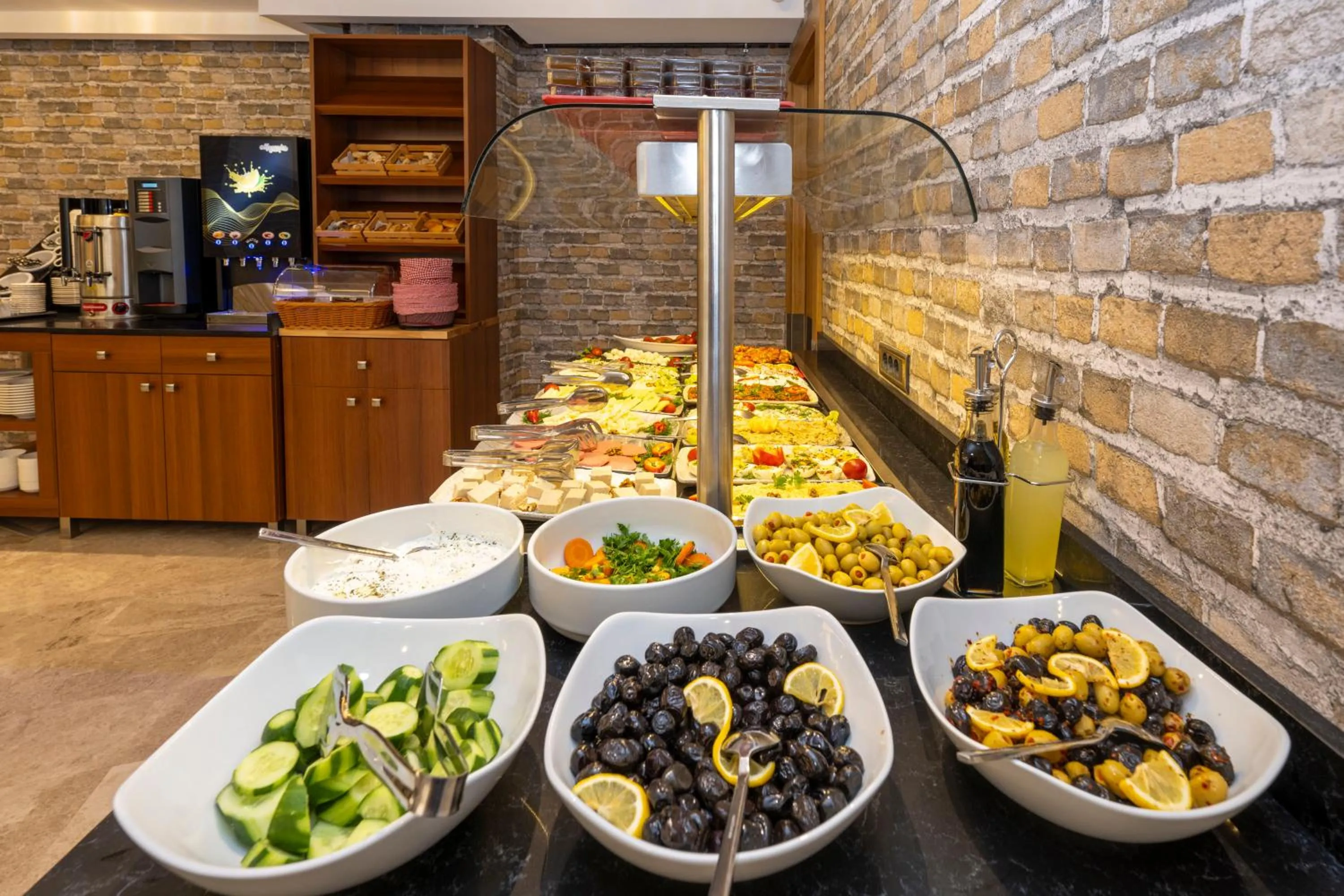 Food and drinks in Hotel Ravi