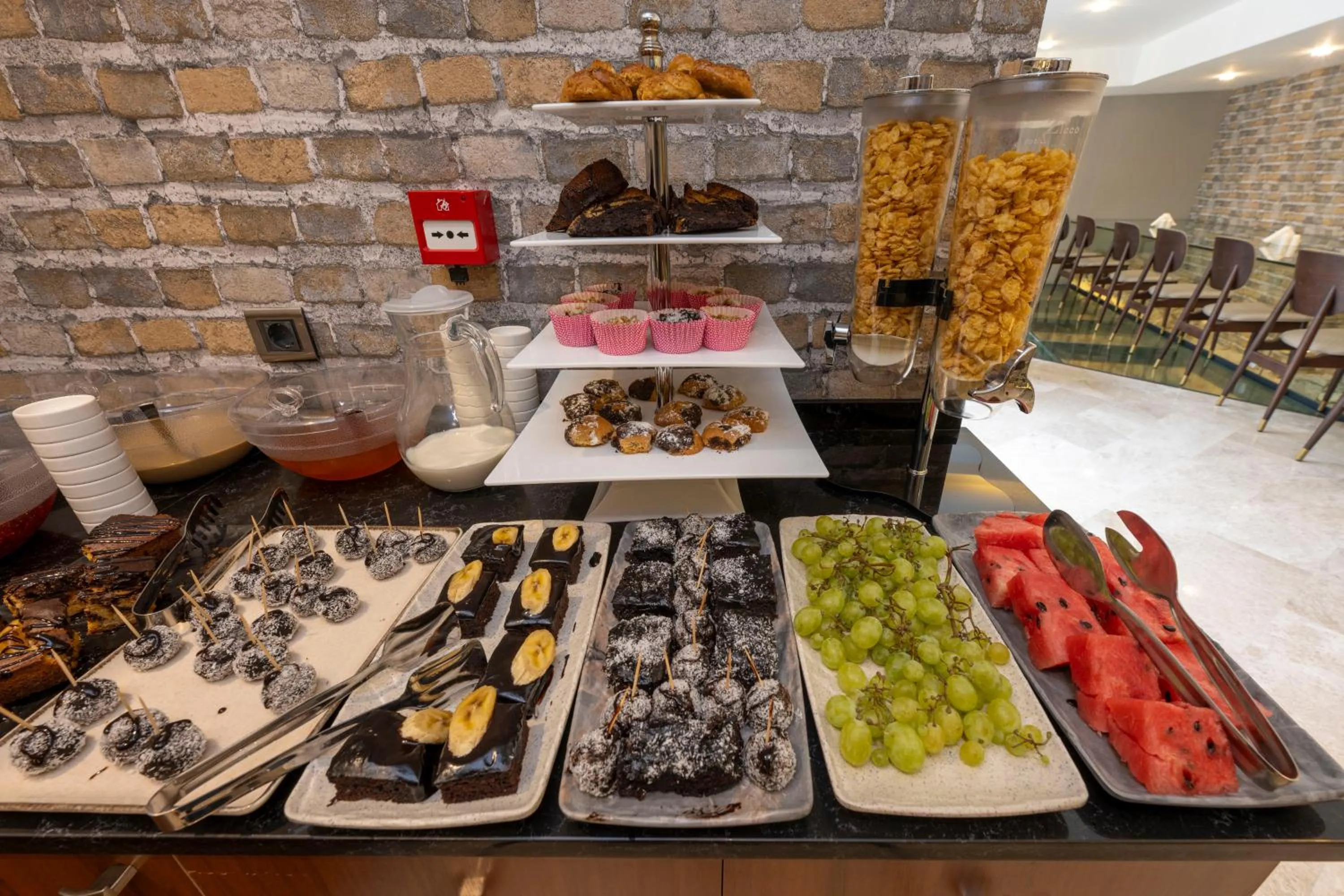 Buffet breakfast in Hotel Ravi