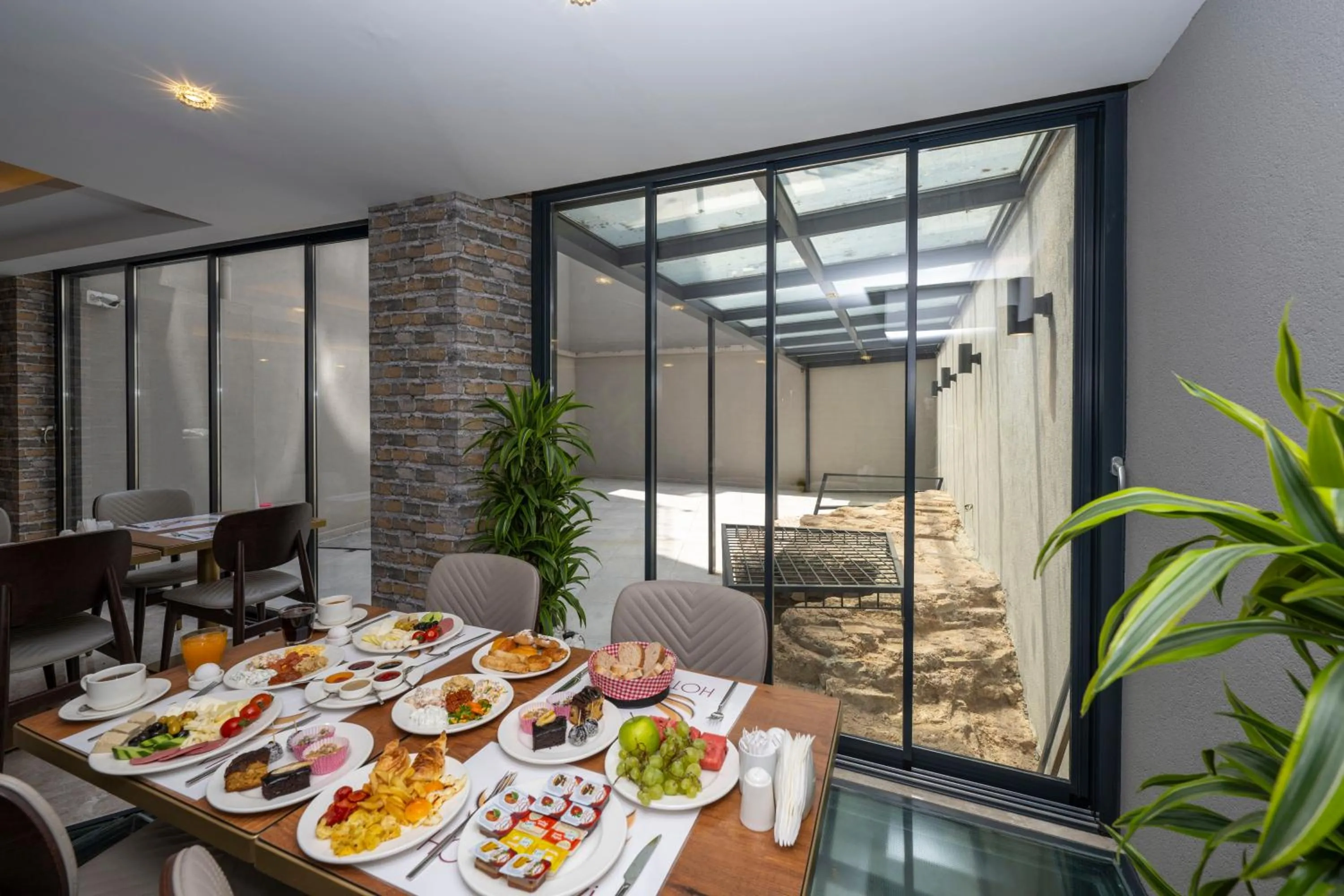 Food and drinks in Hotel Ravi