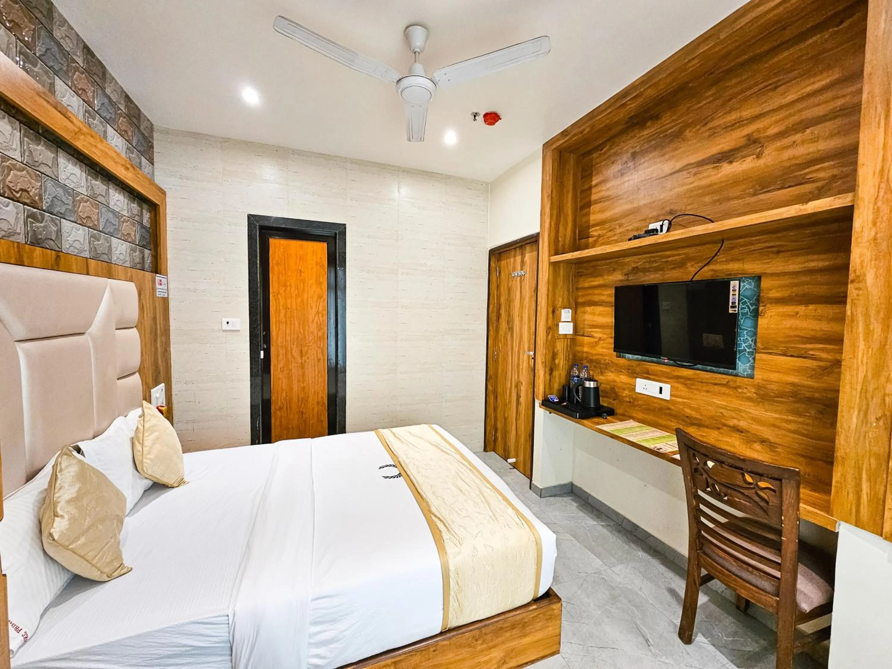 Bed in Hotel BKC Prime Near Trade Centre US Embassy, Mumbai