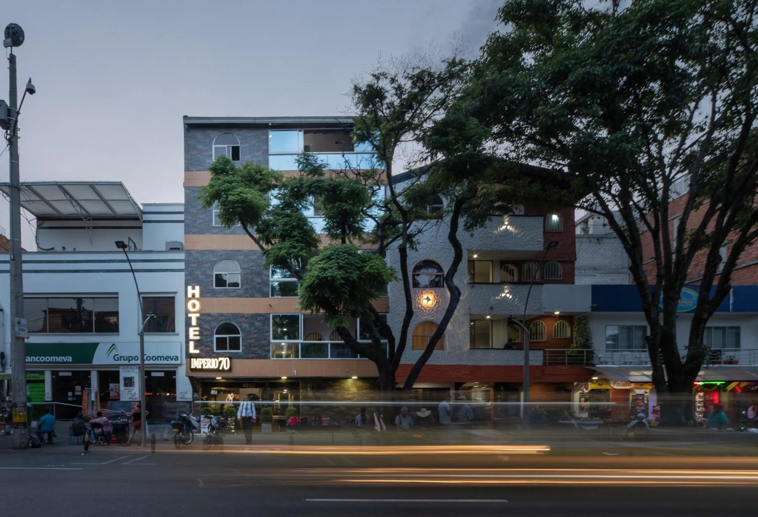 Property building in Ayenda 1234 Imperio 70