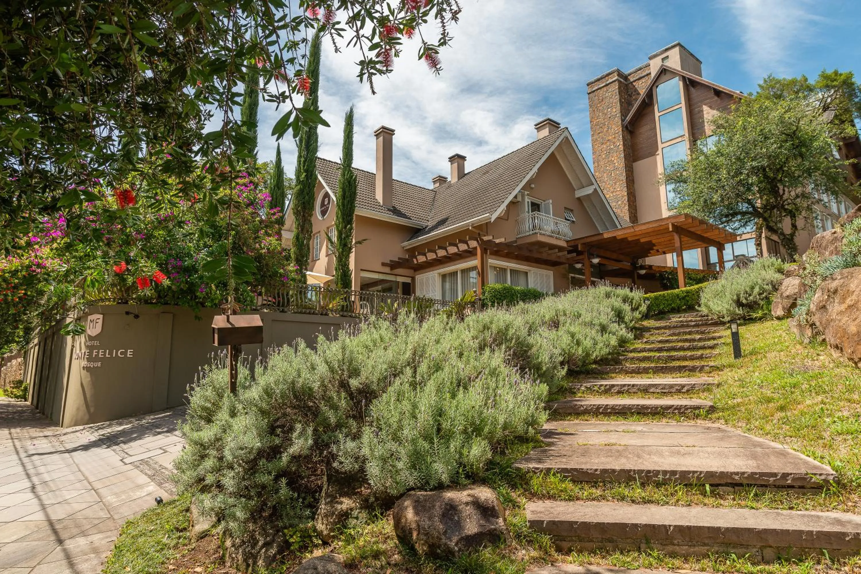 Property building in Hotel Monte Felice Bosque